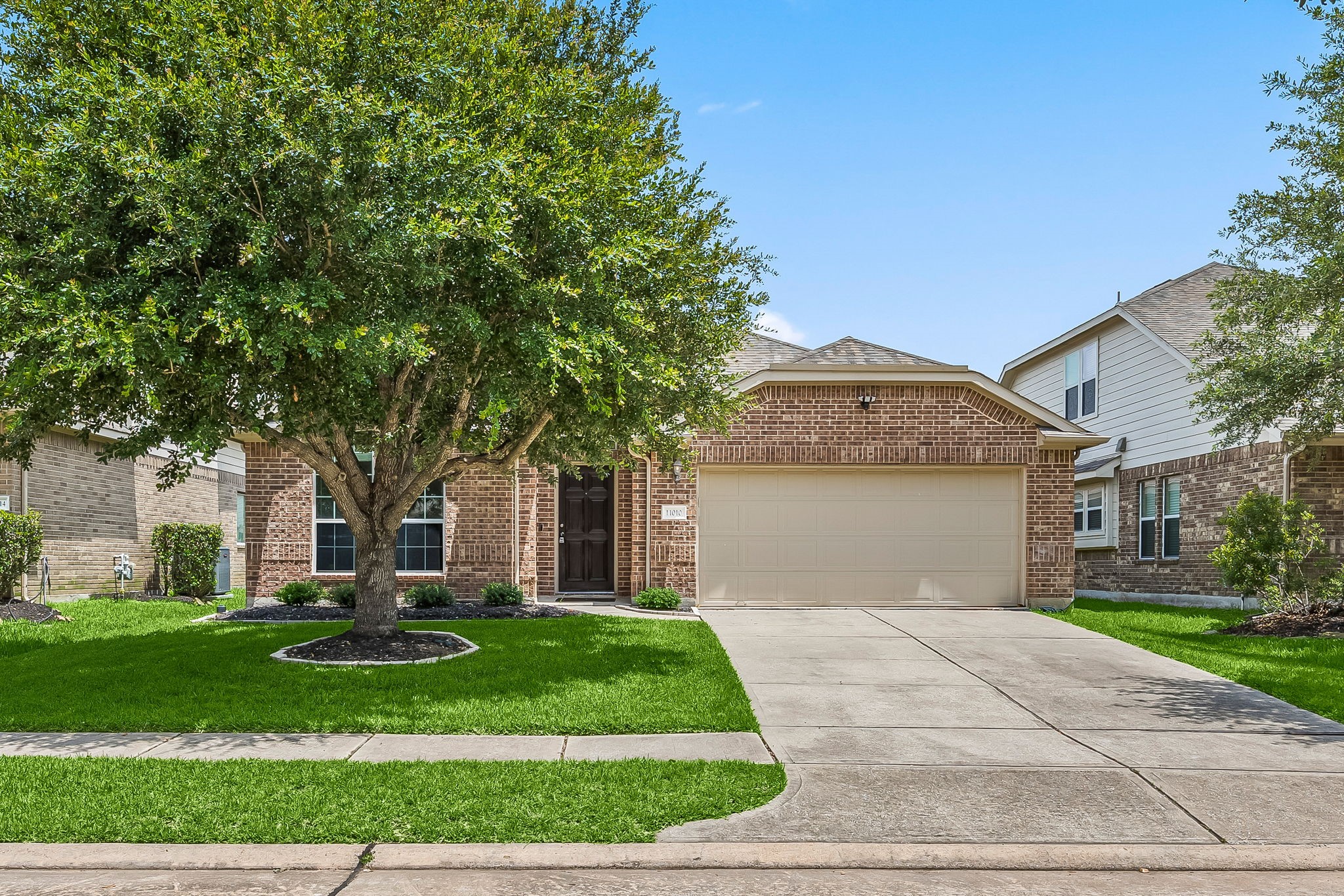 11010 Starling Creek Drive Property Photo 1
