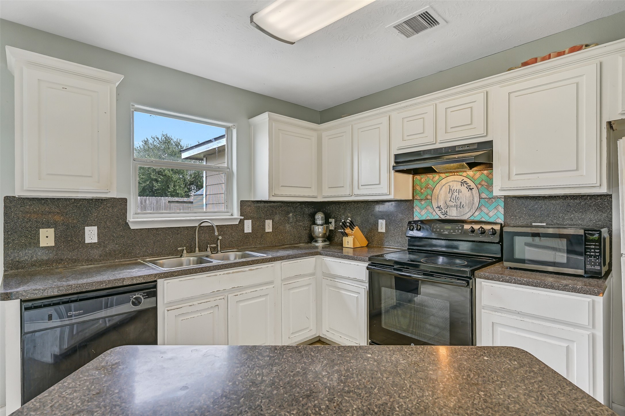 9022 Amberjack Drive Property Photo 3