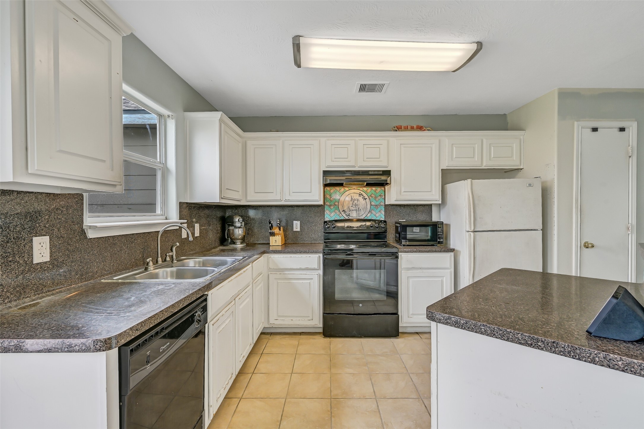 9022 Amberjack Drive Property Photo 14