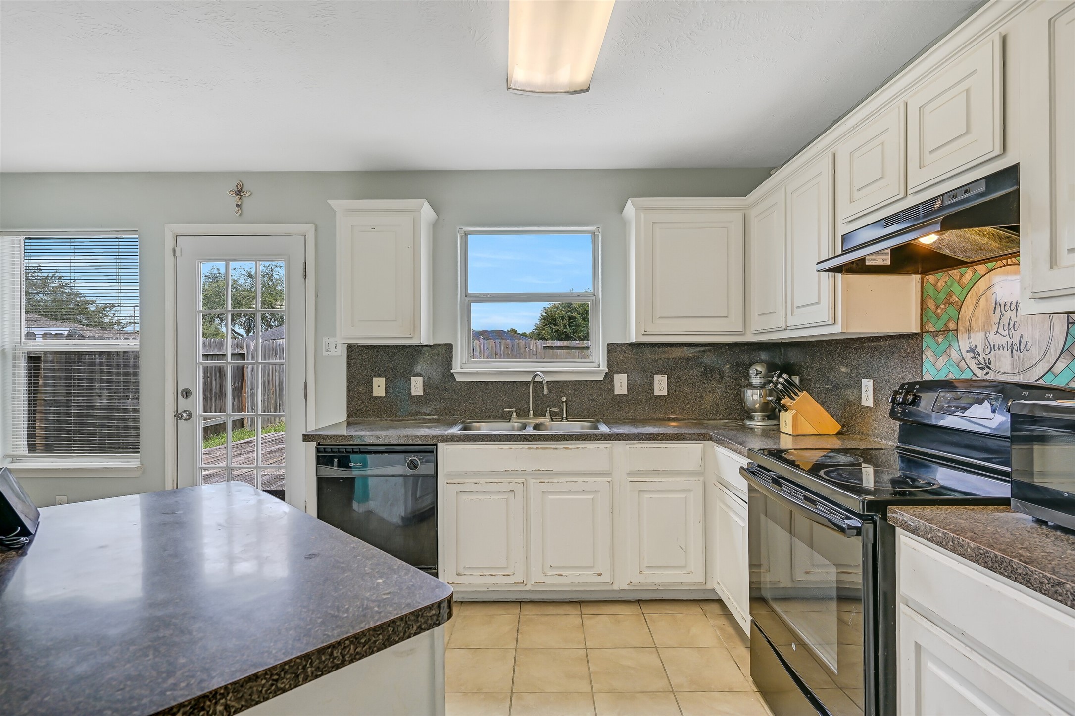9022 Amberjack Drive Property Photo 15