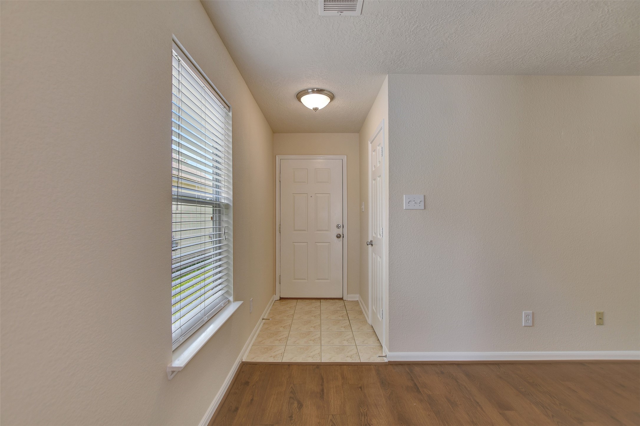 3131 Beacon Grove Street Property Photo 4