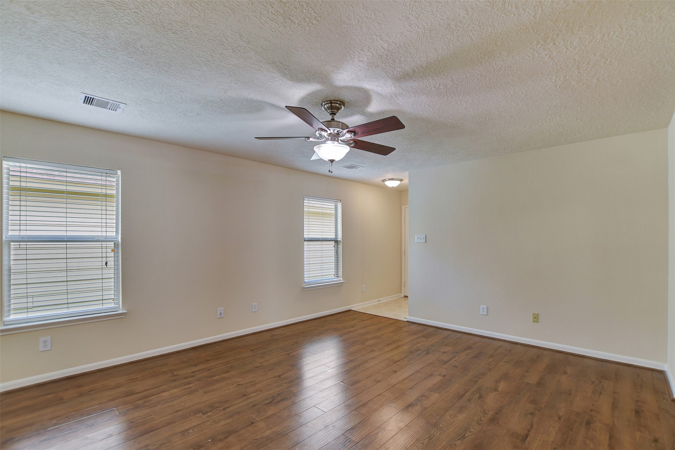 3131 Beacon Grove Street Property Photo 7