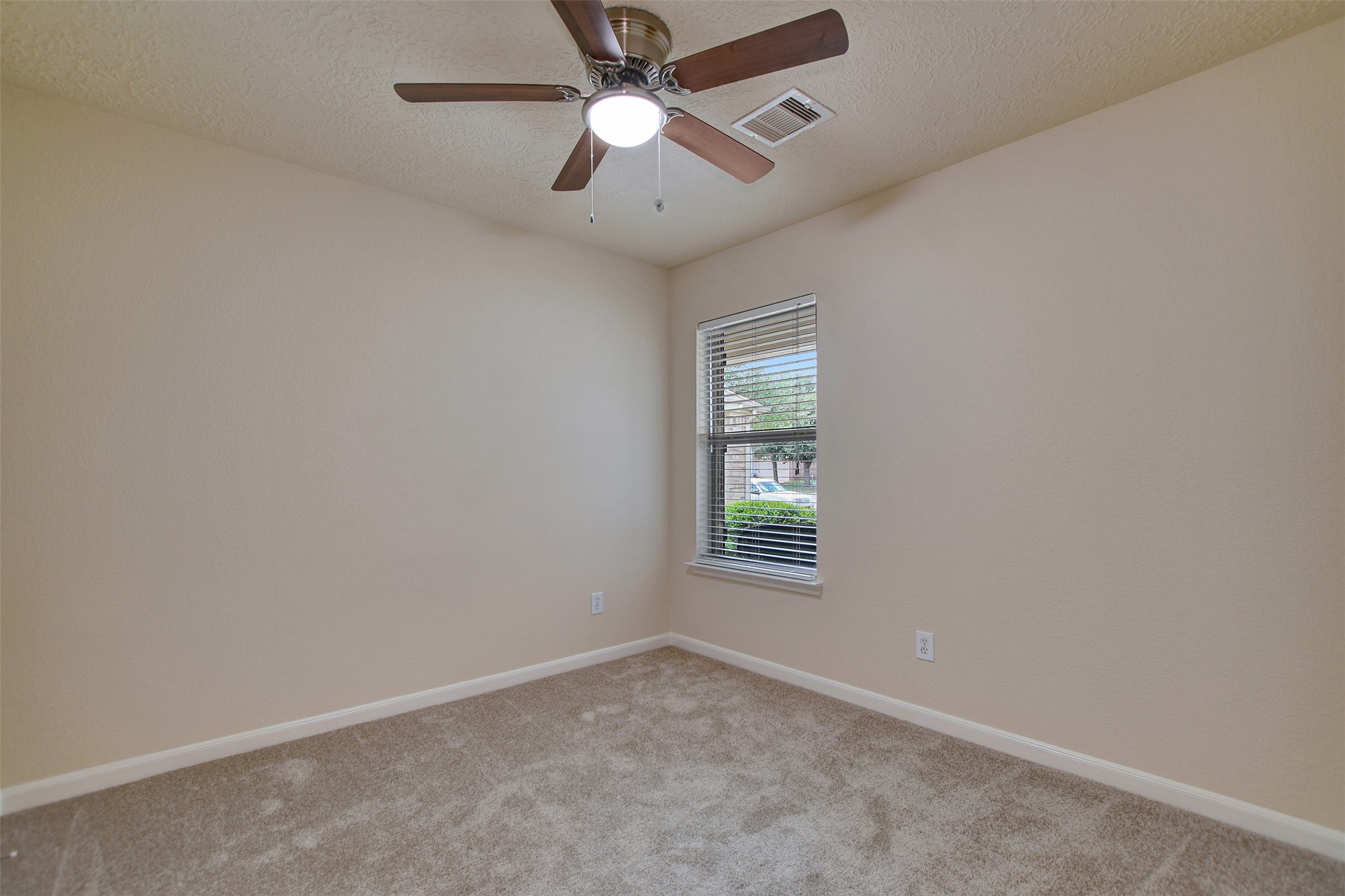 3131 Beacon Grove Street Property Photo 26