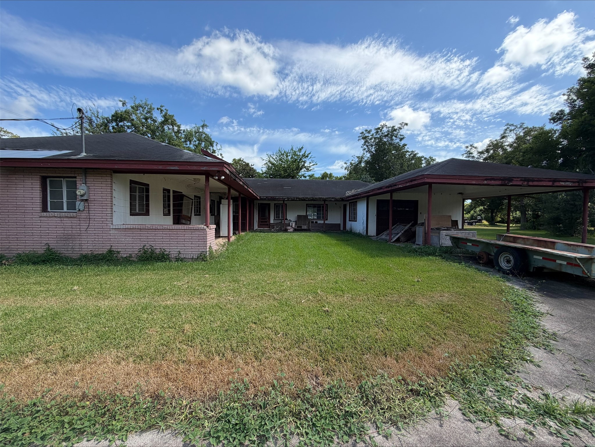 611 Live Oak Street Property Photo 2