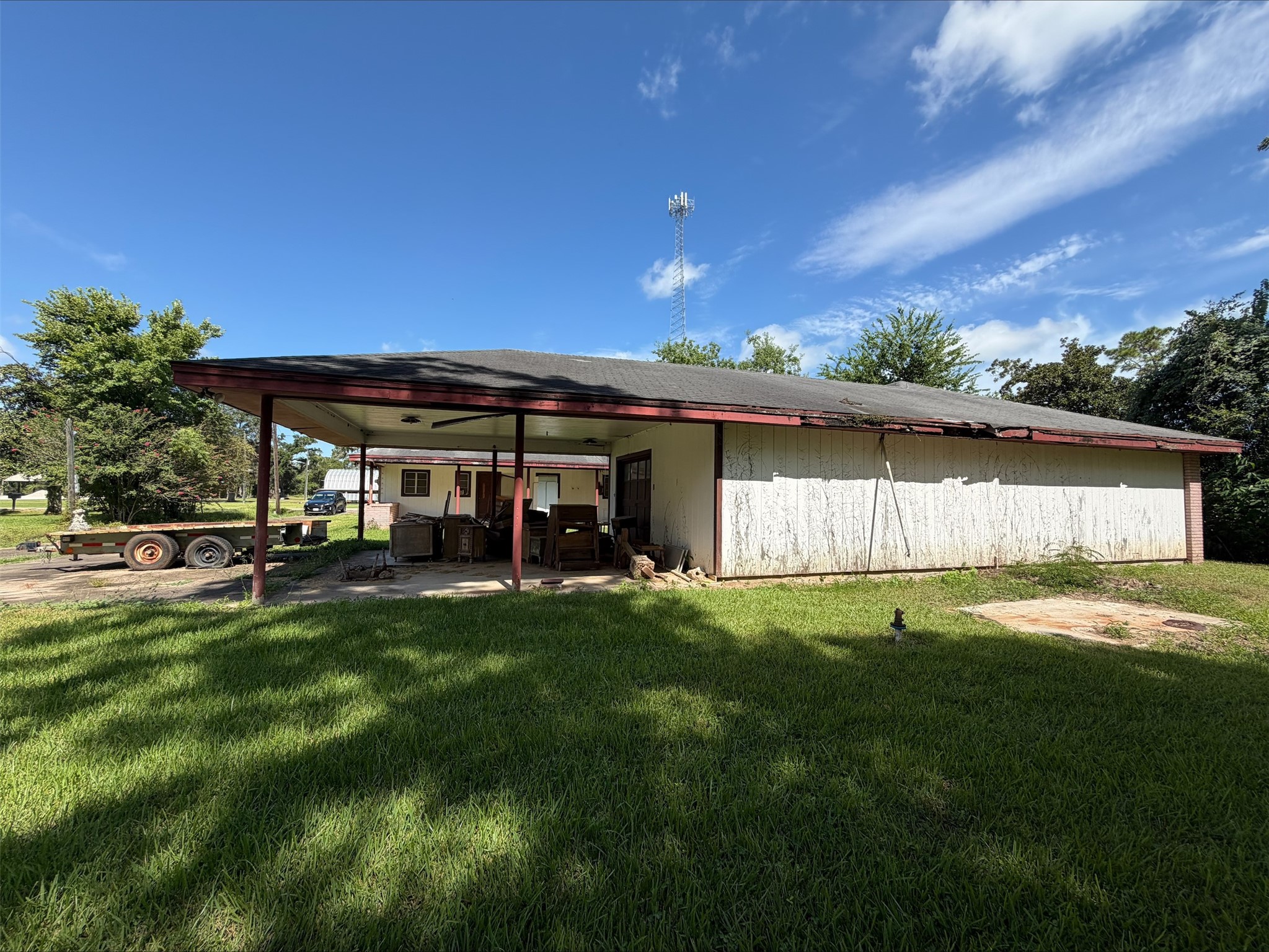 611 Live Oak Street Property Photo 4