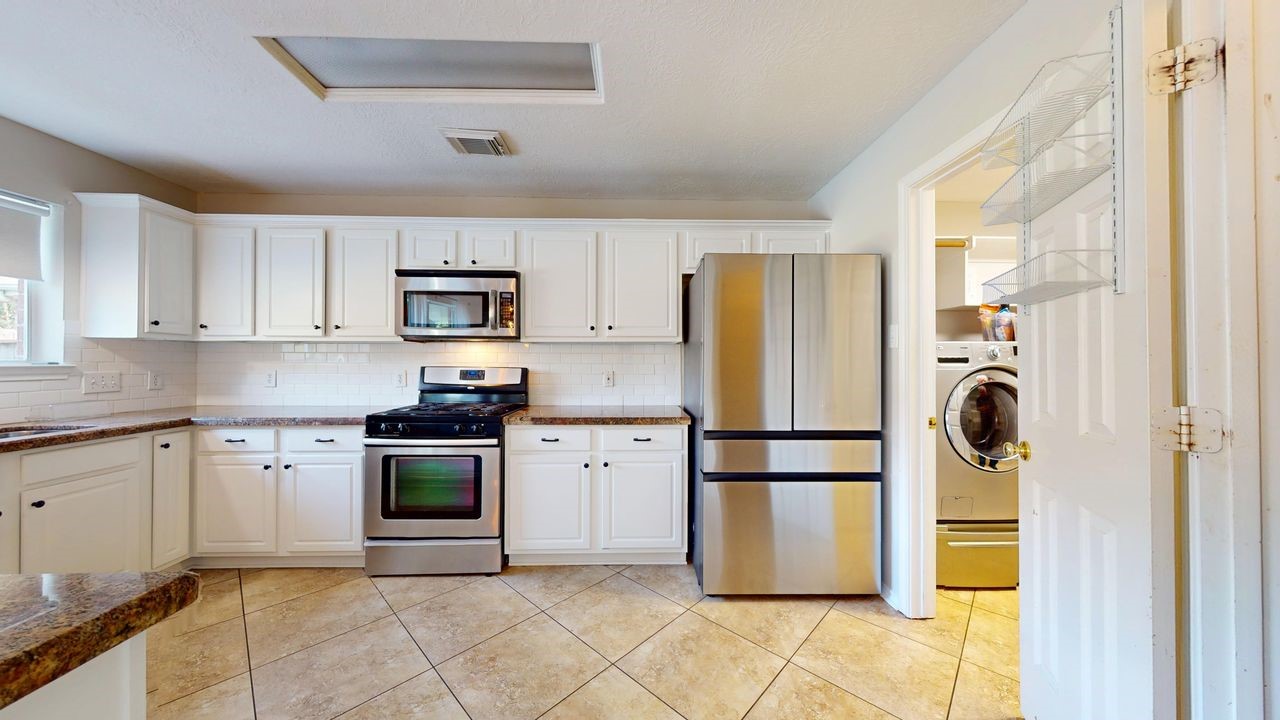 3210 Banksfield Court Property Photo 5