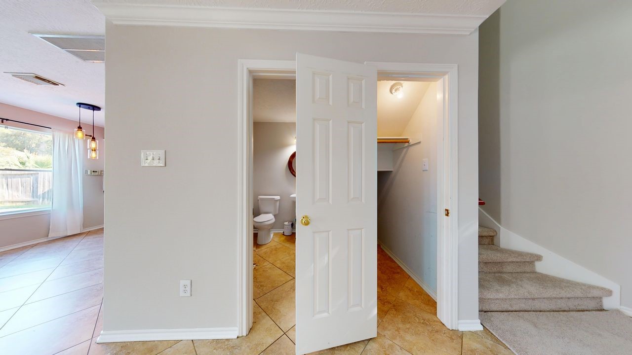 3210 Banksfield Court Property Photo 9