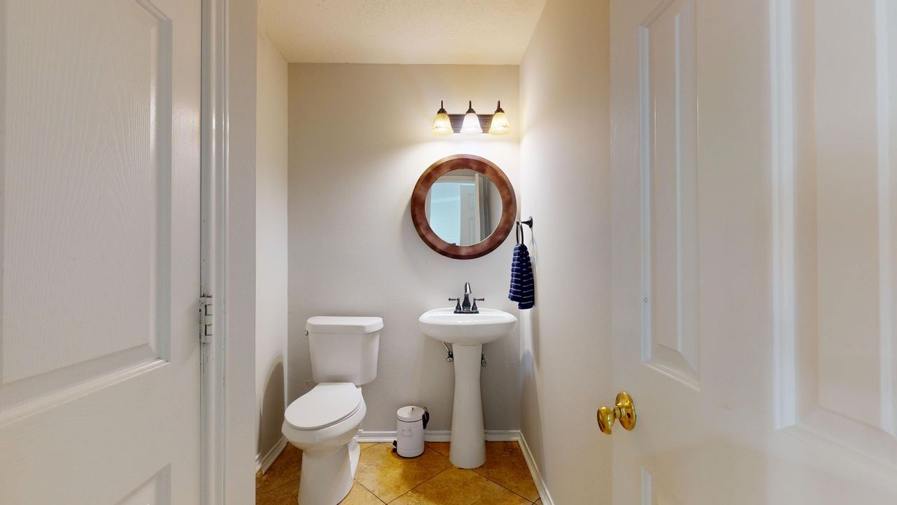 3210 Banksfield Court Property Photo 10