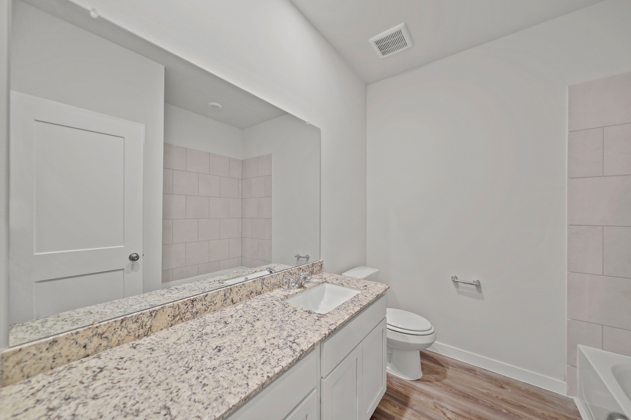 17207 White Peace Drive Property Photo 4