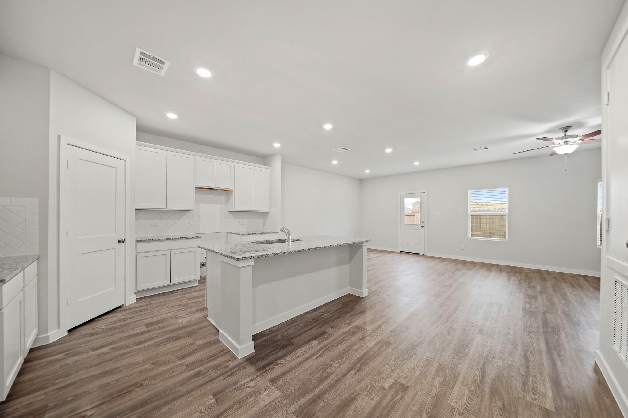 17207 White Peace Drive Property Photo 8