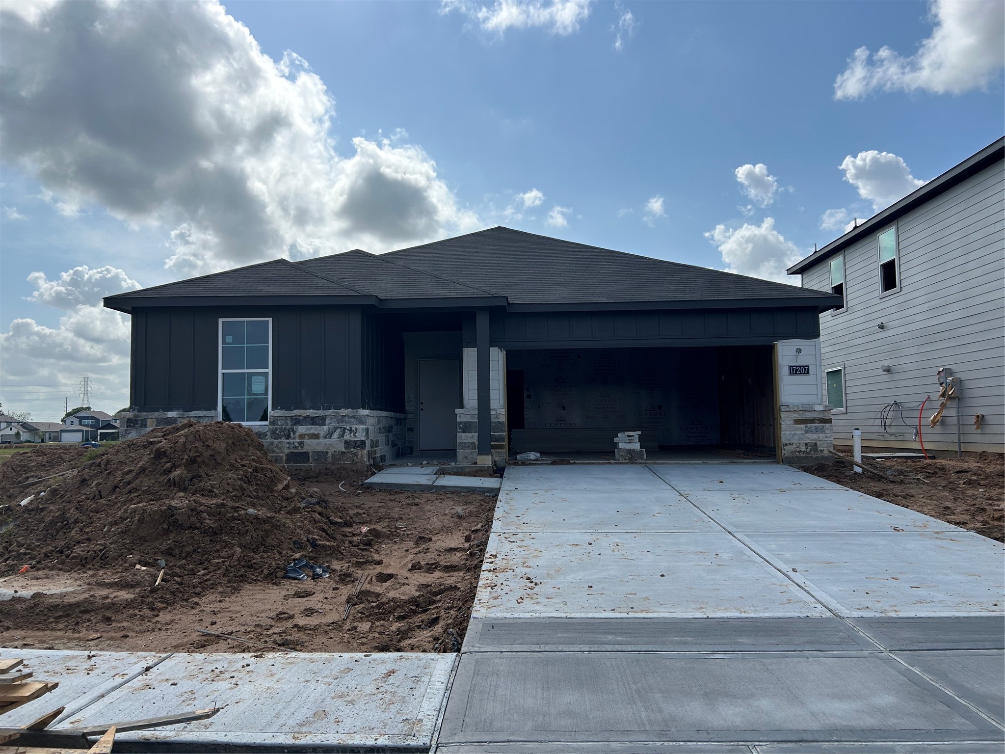 17207 White Peace Drive Property Photo 17
