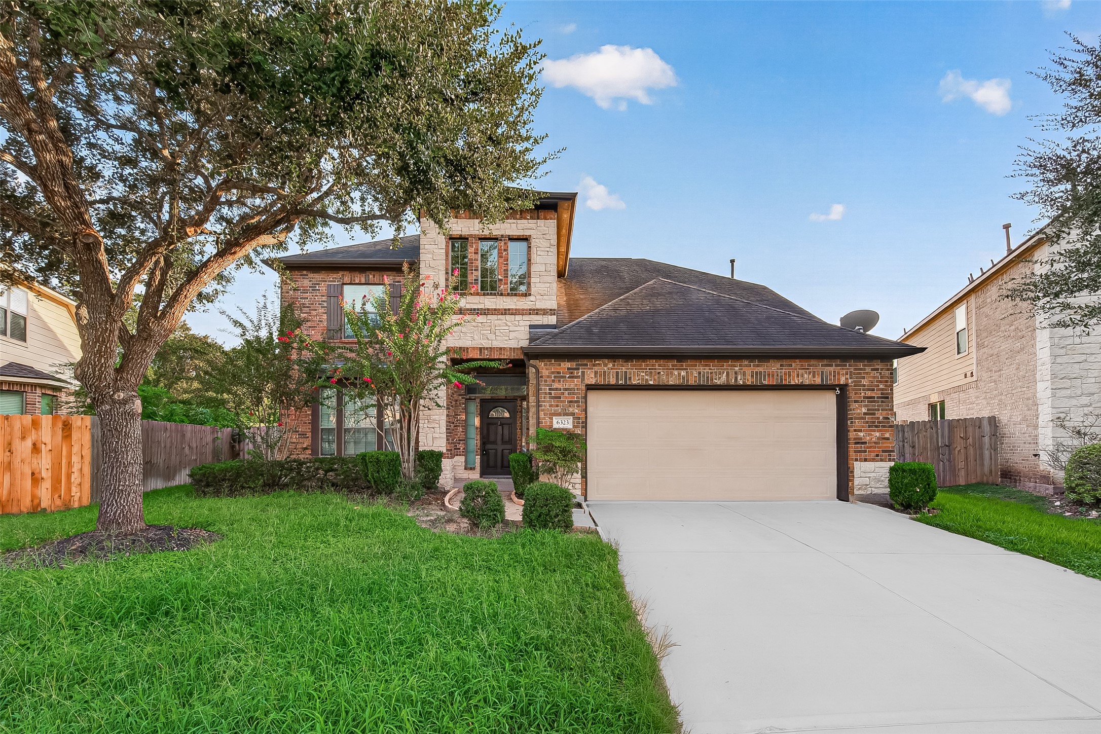 6323 Falling Briar Lane Property Photo 1