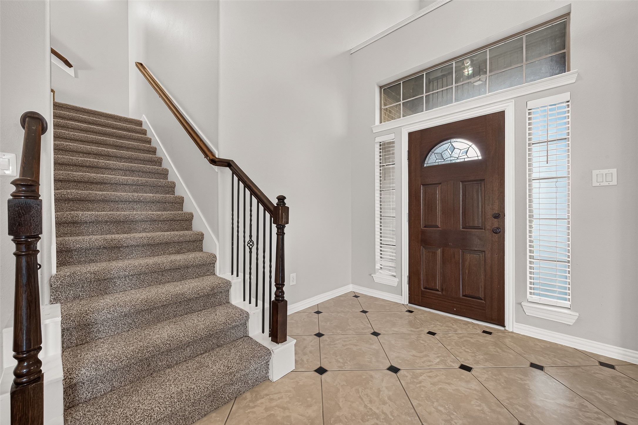 6323 Falling Briar Lane Property Photo 7