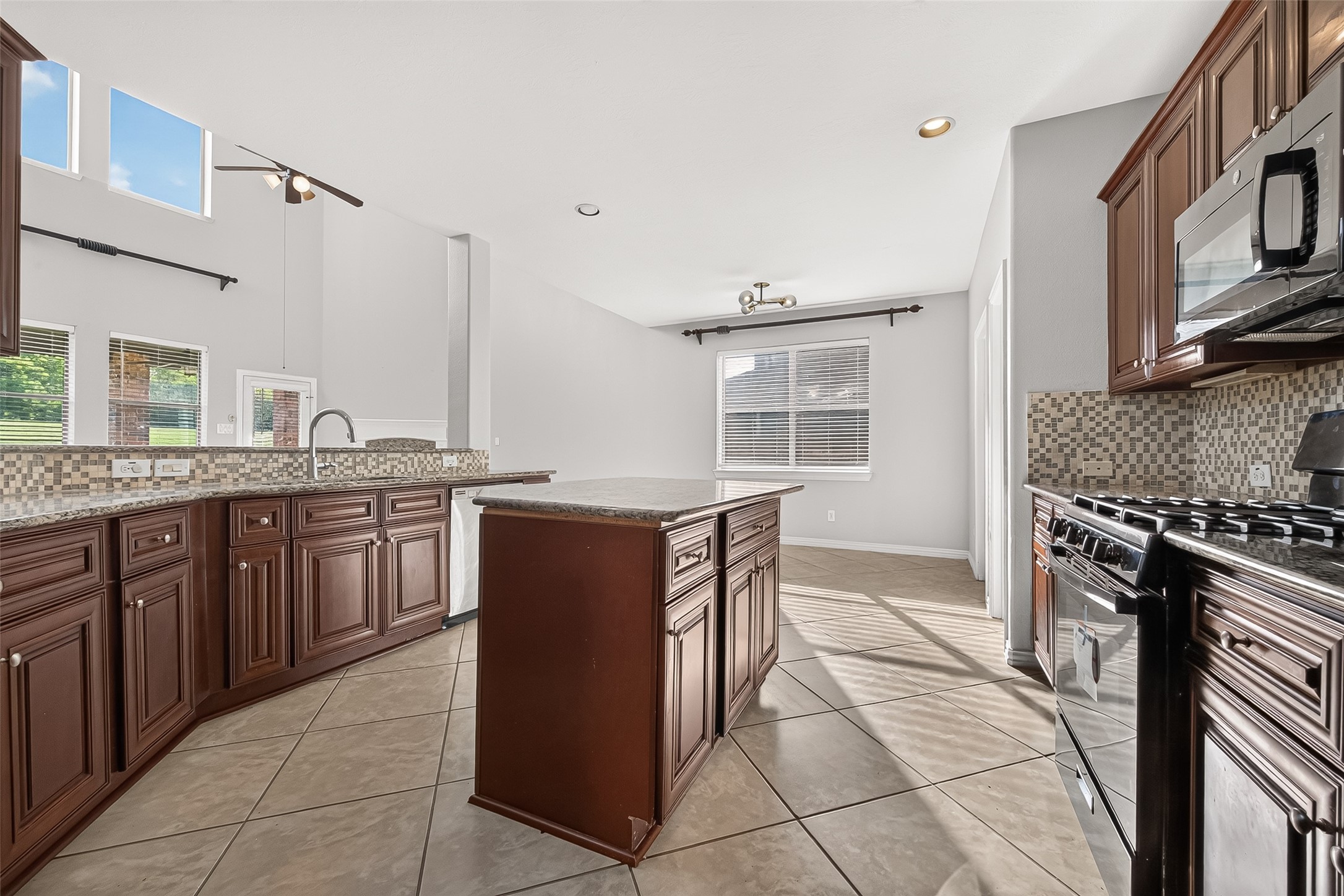 6323 Falling Briar Lane Property Photo 19