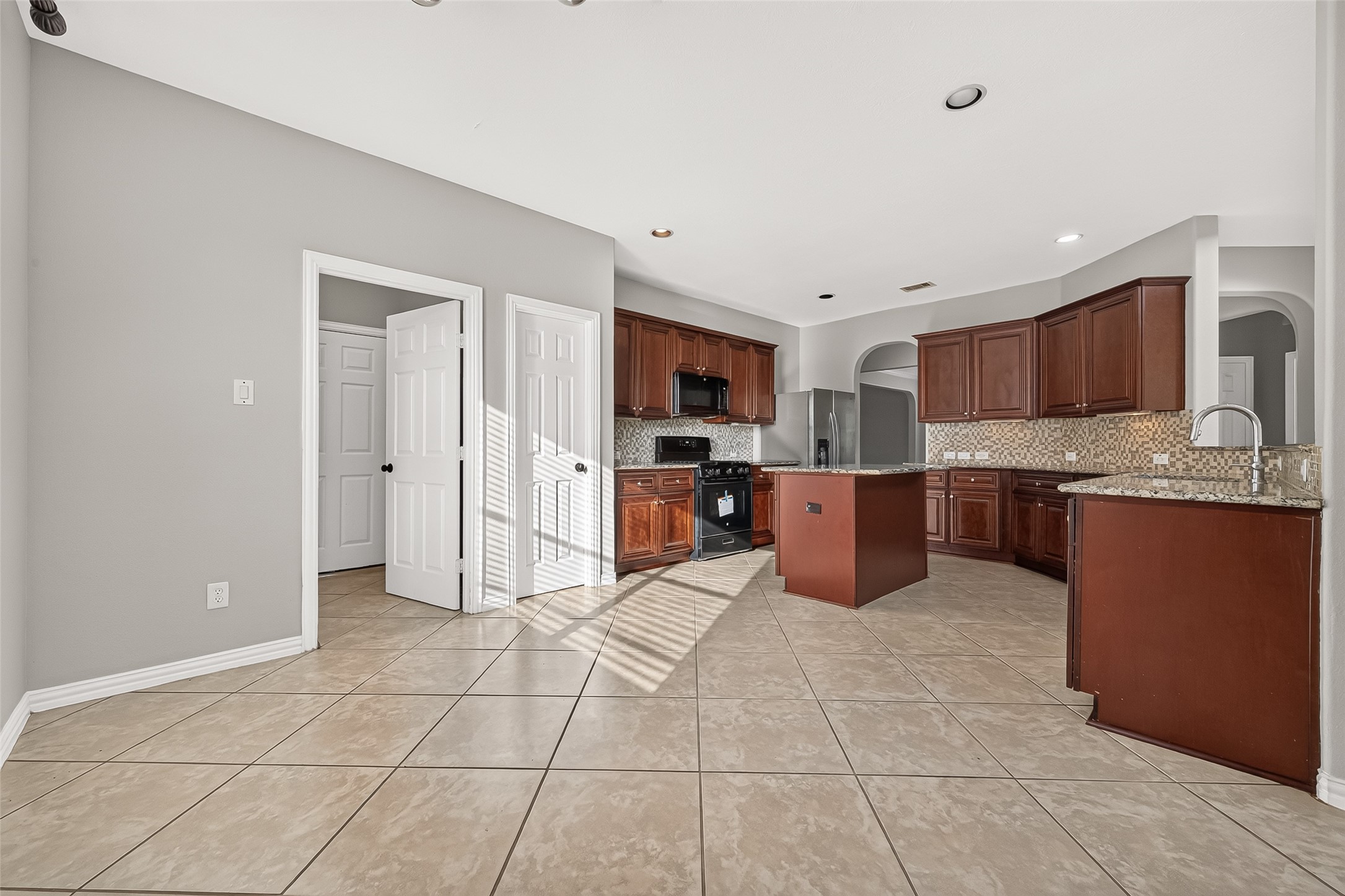 6323 Falling Briar Lane Property Photo 23