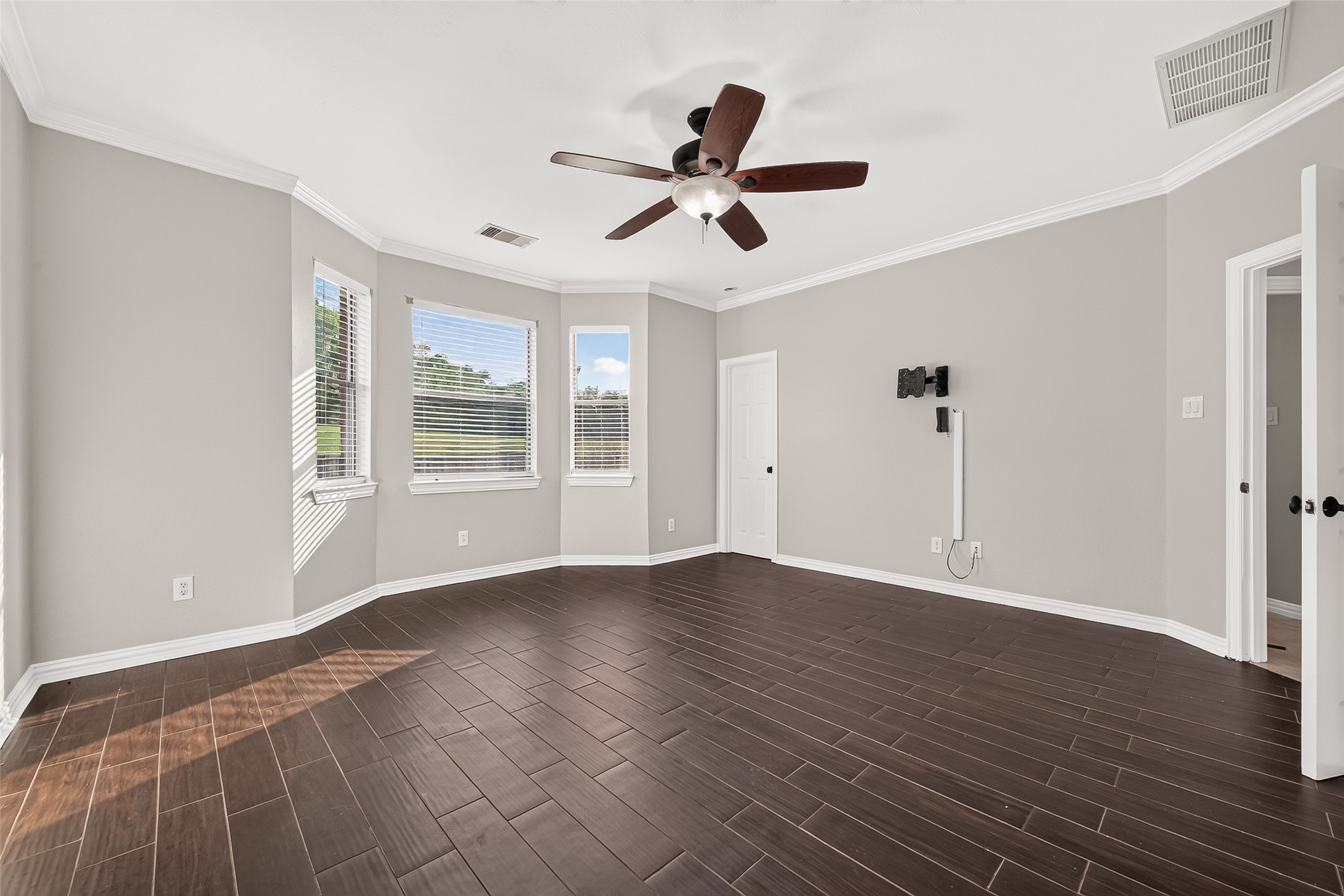 6323 Falling Briar Lane Property Photo 28