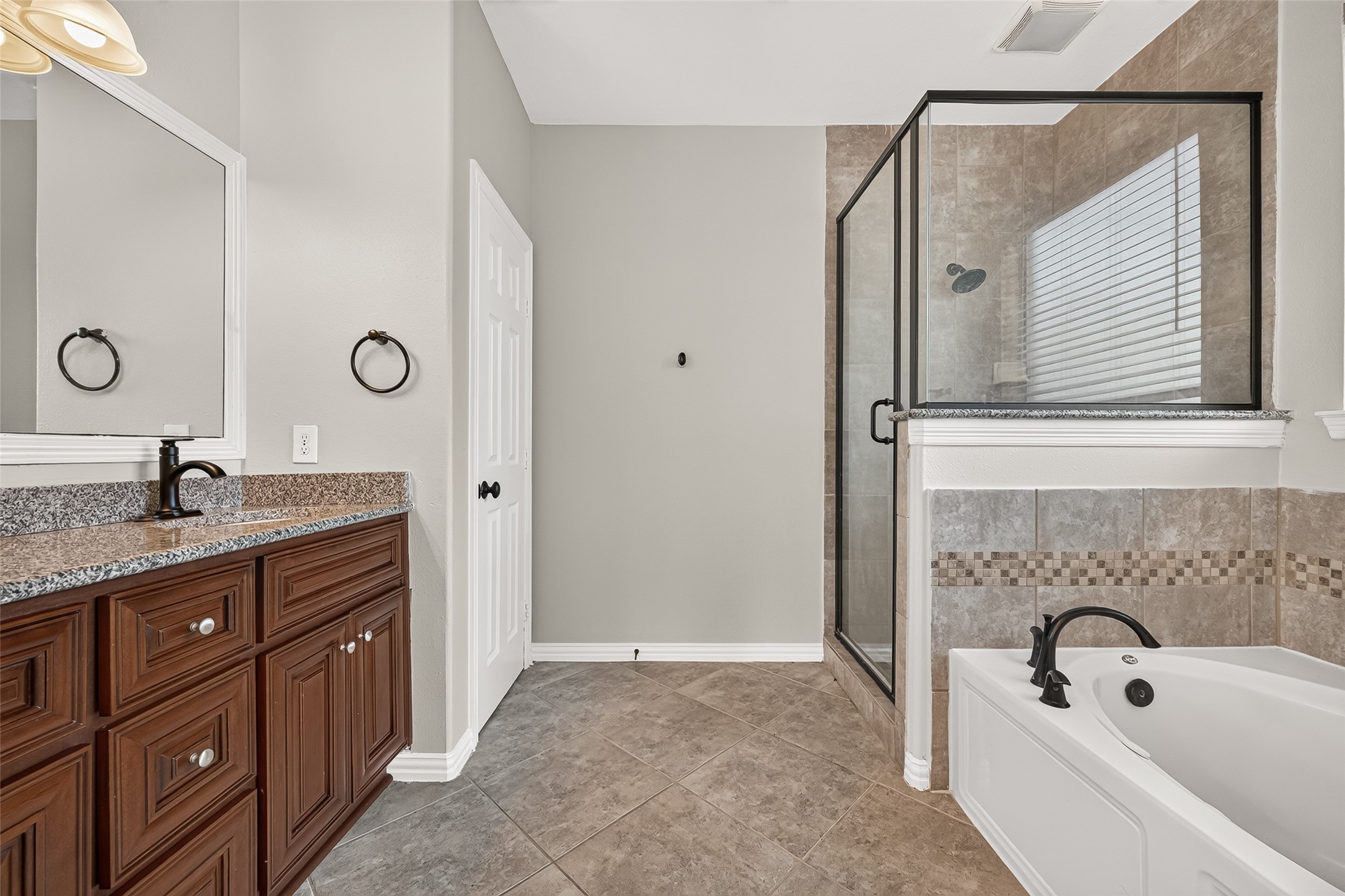 6323 Falling Briar Lane Property Photo 29