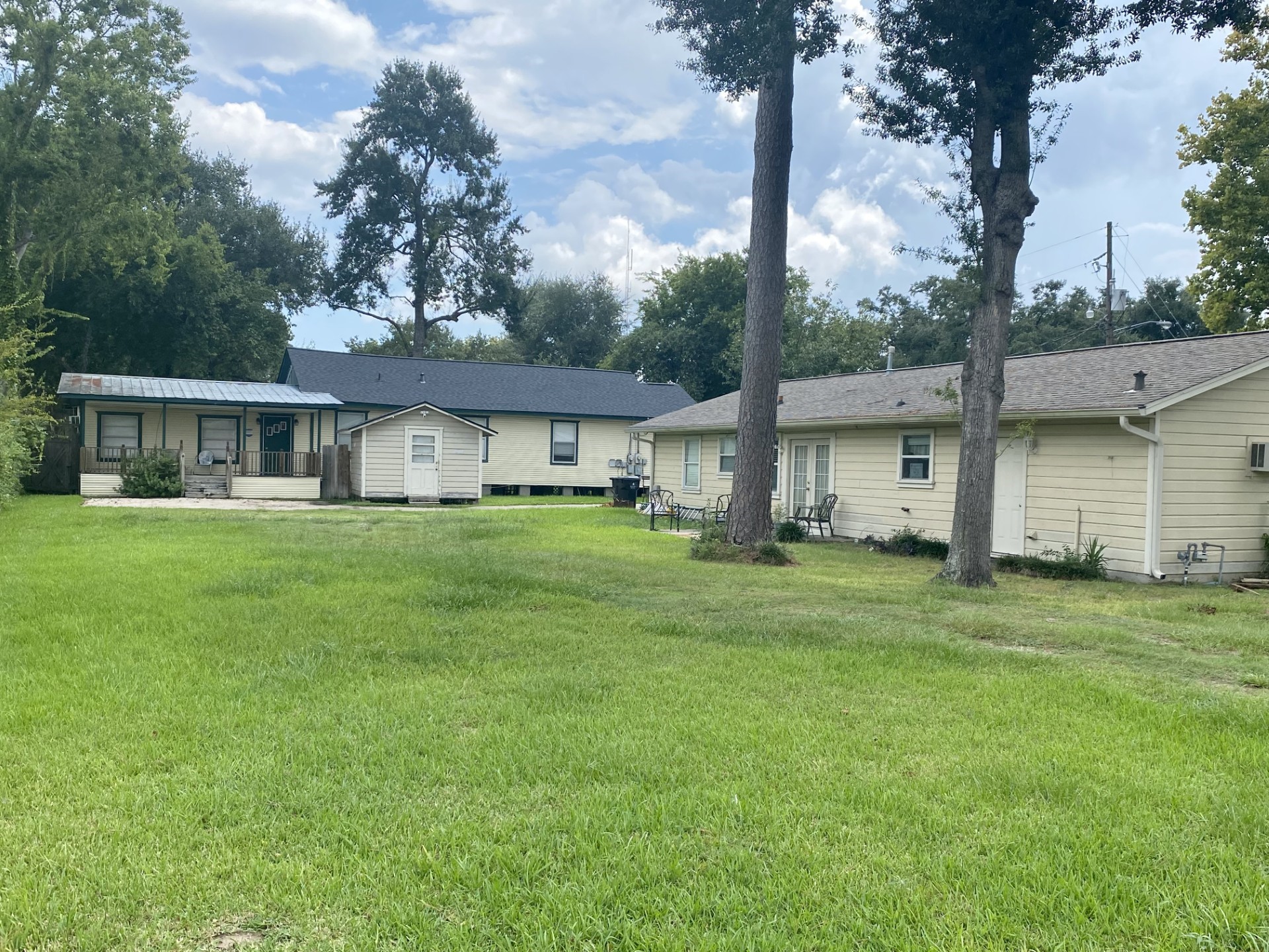 326 Noble Street Property Photo 5