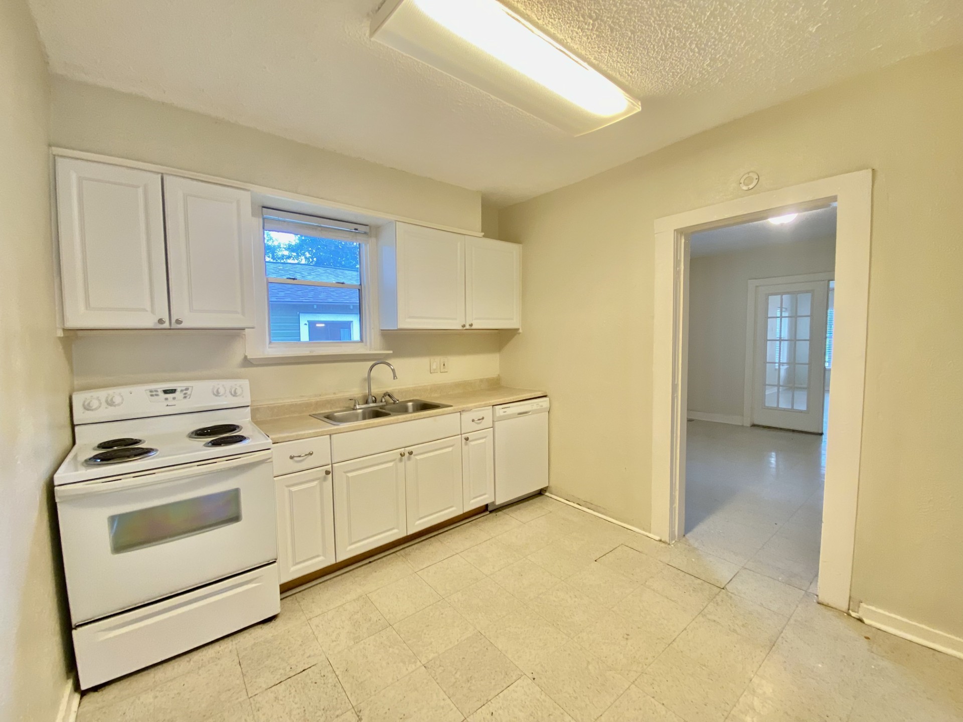 326 Noble Street Property Photo 15