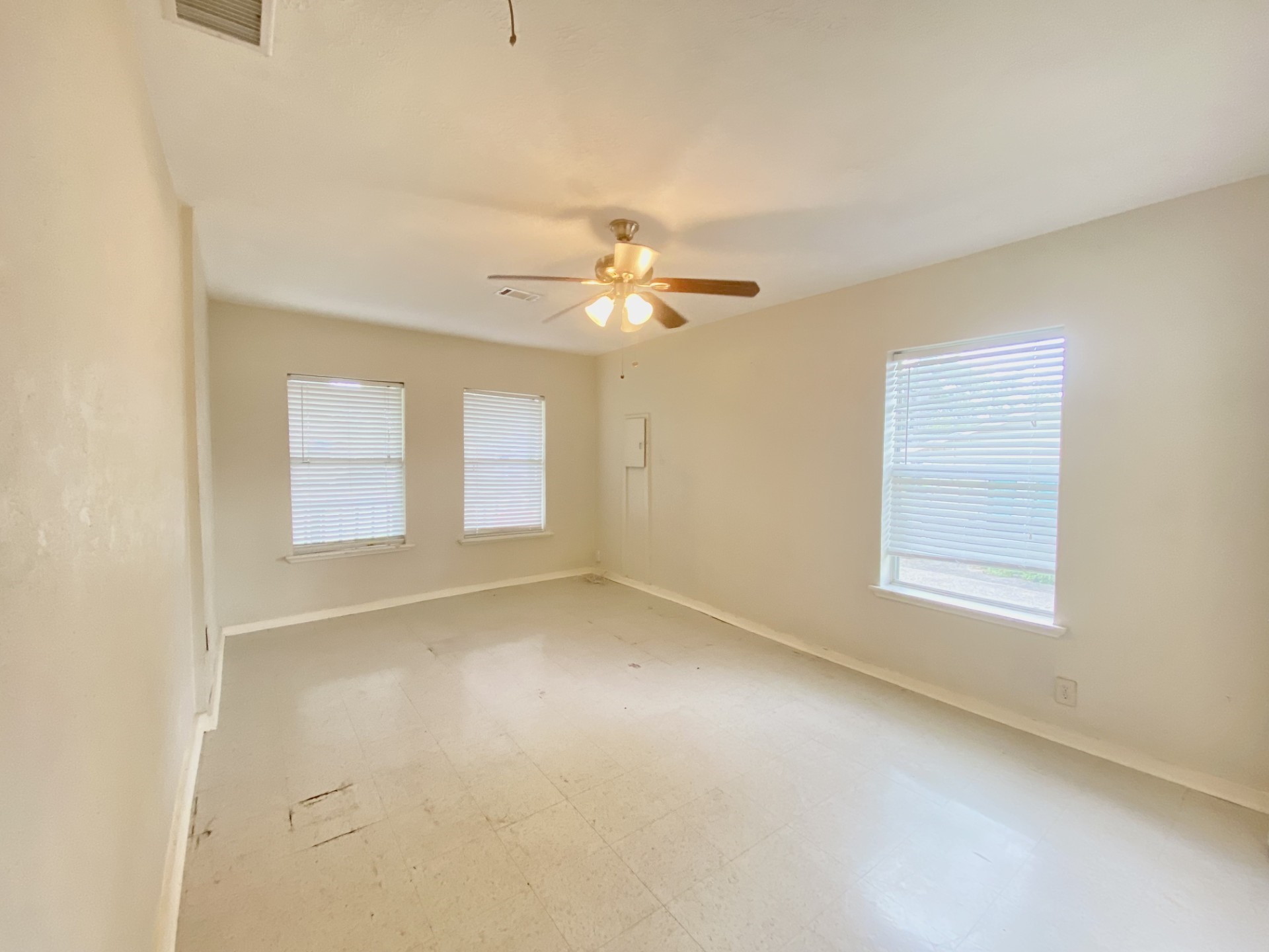 326 Noble Street Property Photo 18