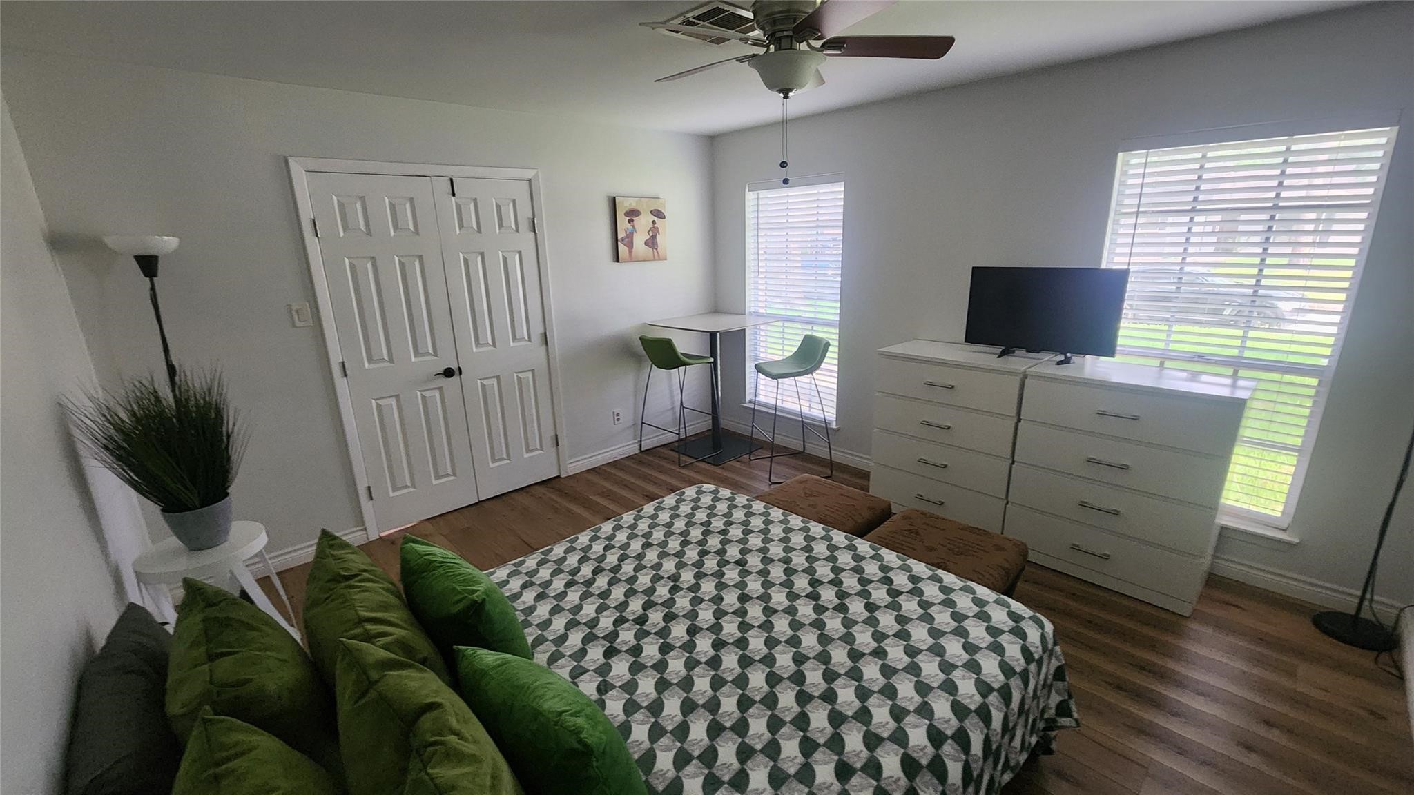 9654 Meadowland Drive Property Photo 10