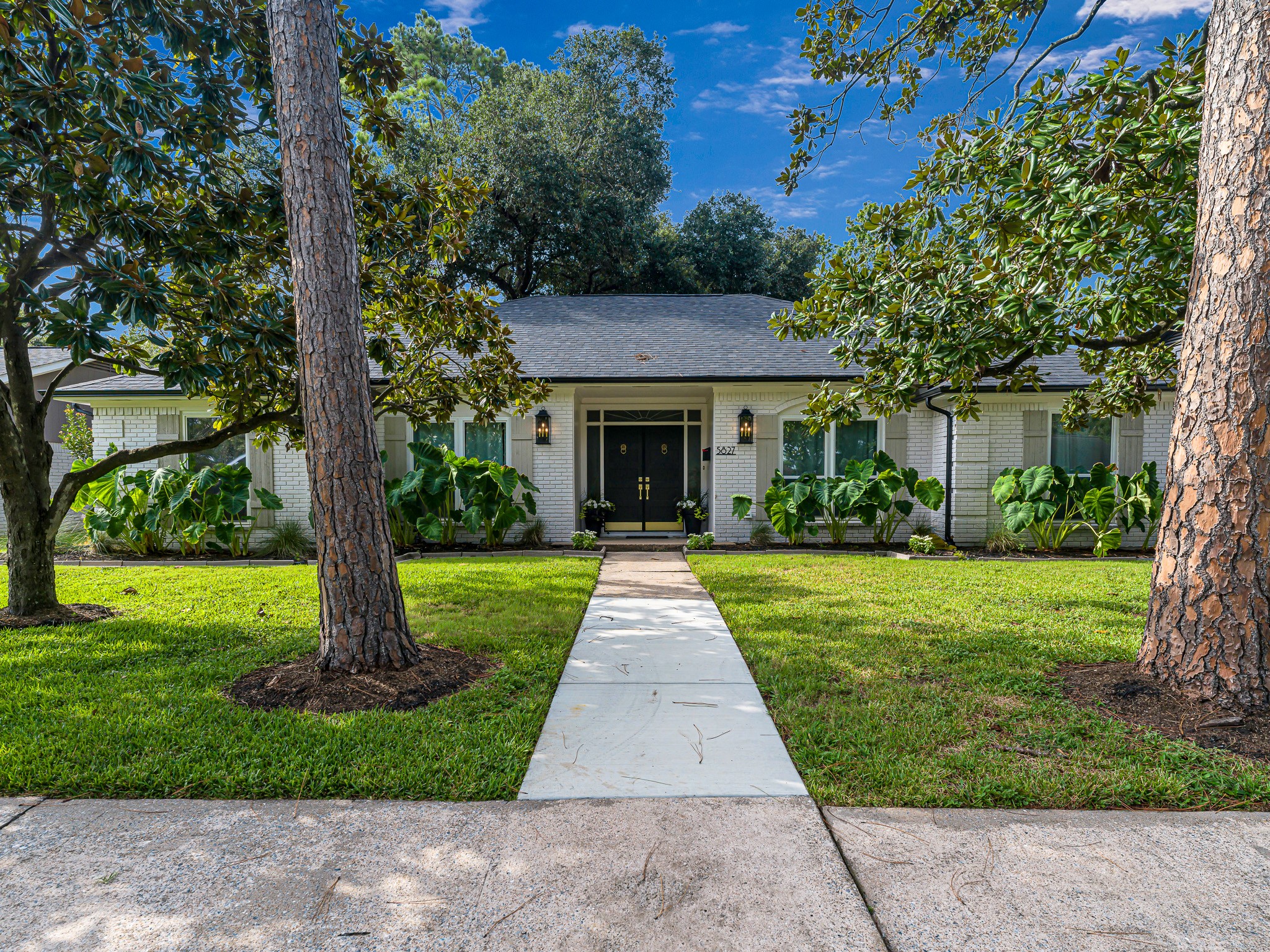 5827 Dumfries Drive Property Photo