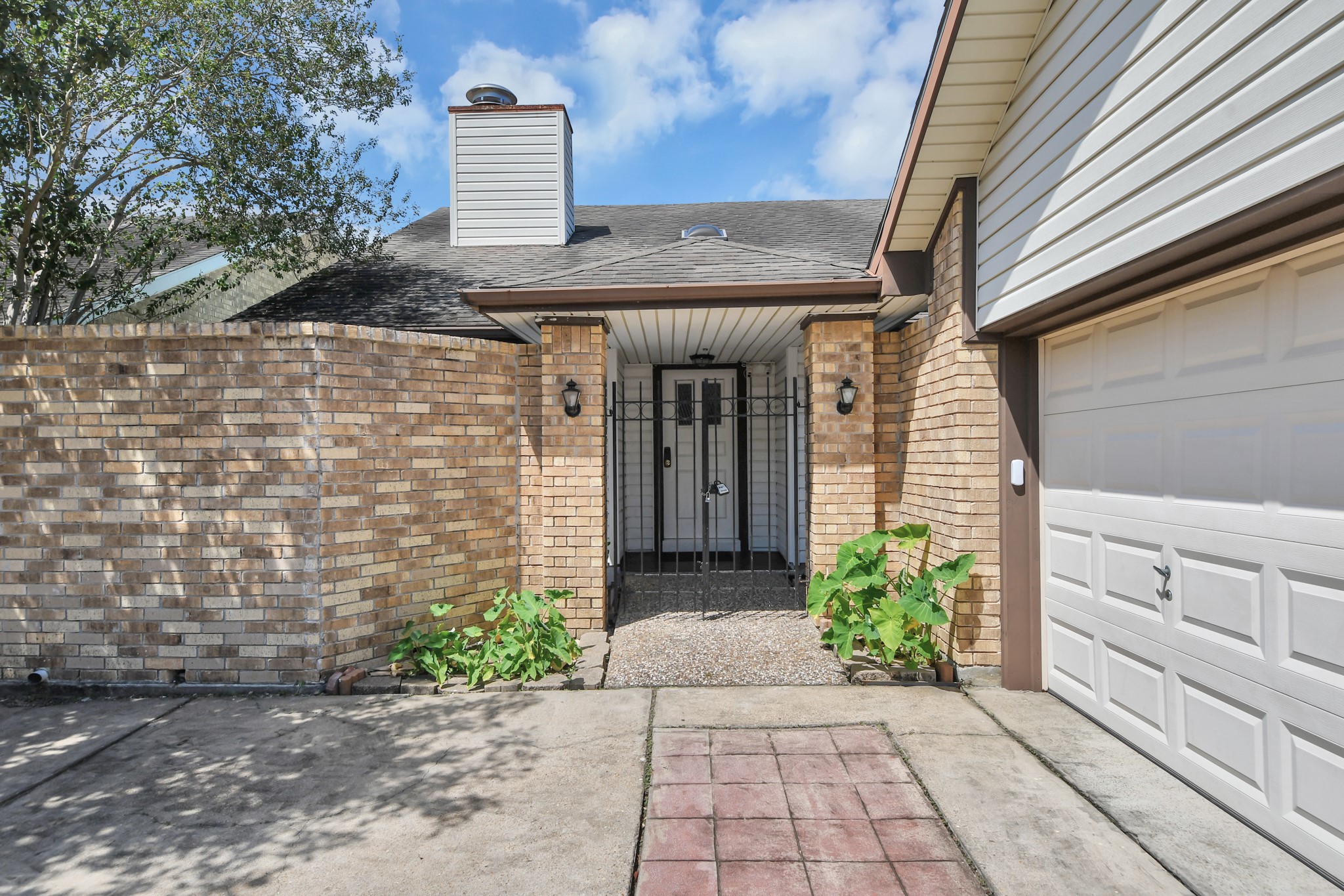 1723 Plumbwood Way Property Photo 4