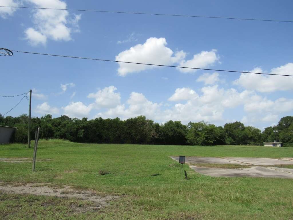 1702 S Broadway Street Property Photo 1