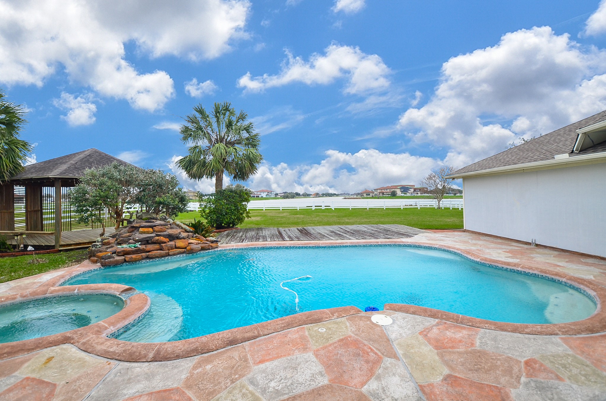 6006 Sagamore Bay Lane Property Photo 1