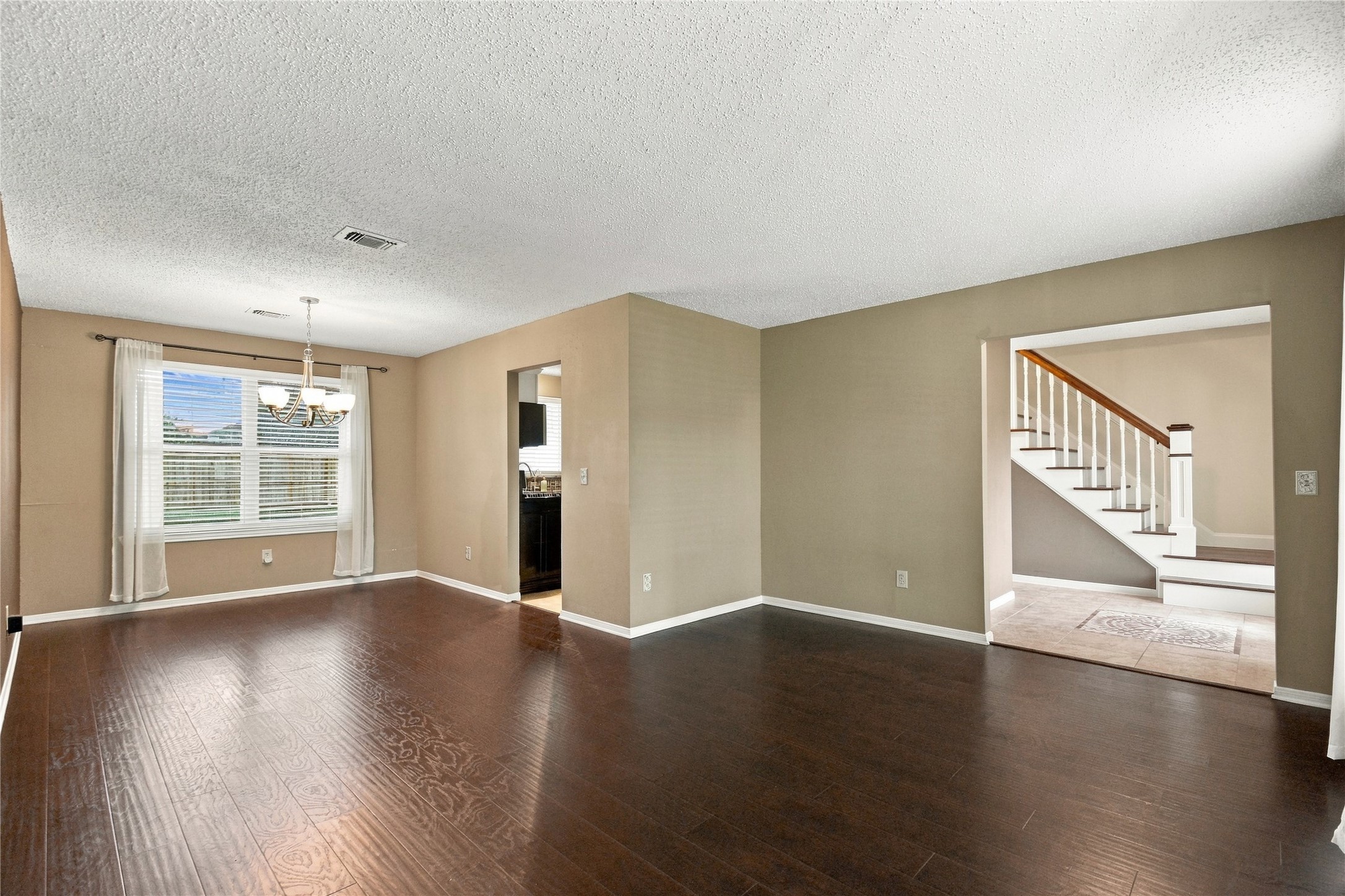 21218 Park Willow Drive Property Photo 5