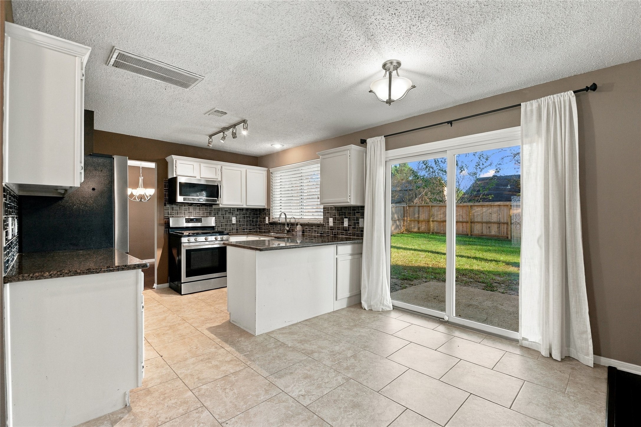 21218 Park Willow Drive Property Photo 10