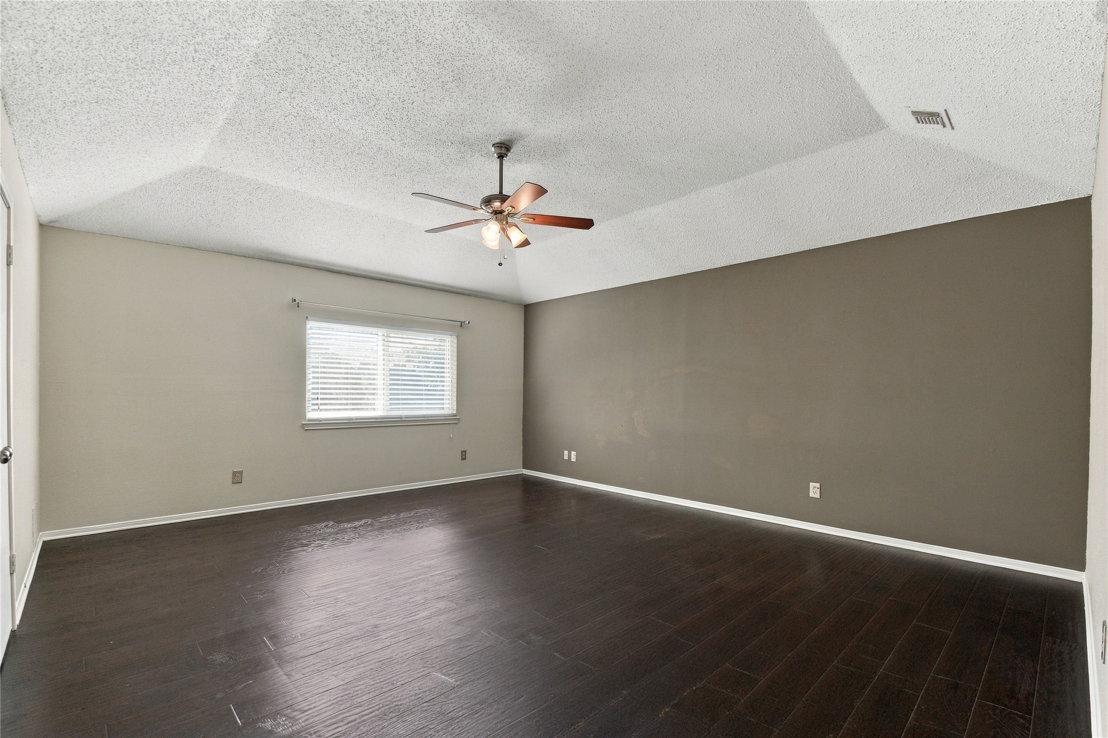 21218 Park Willow Drive Property Photo 12