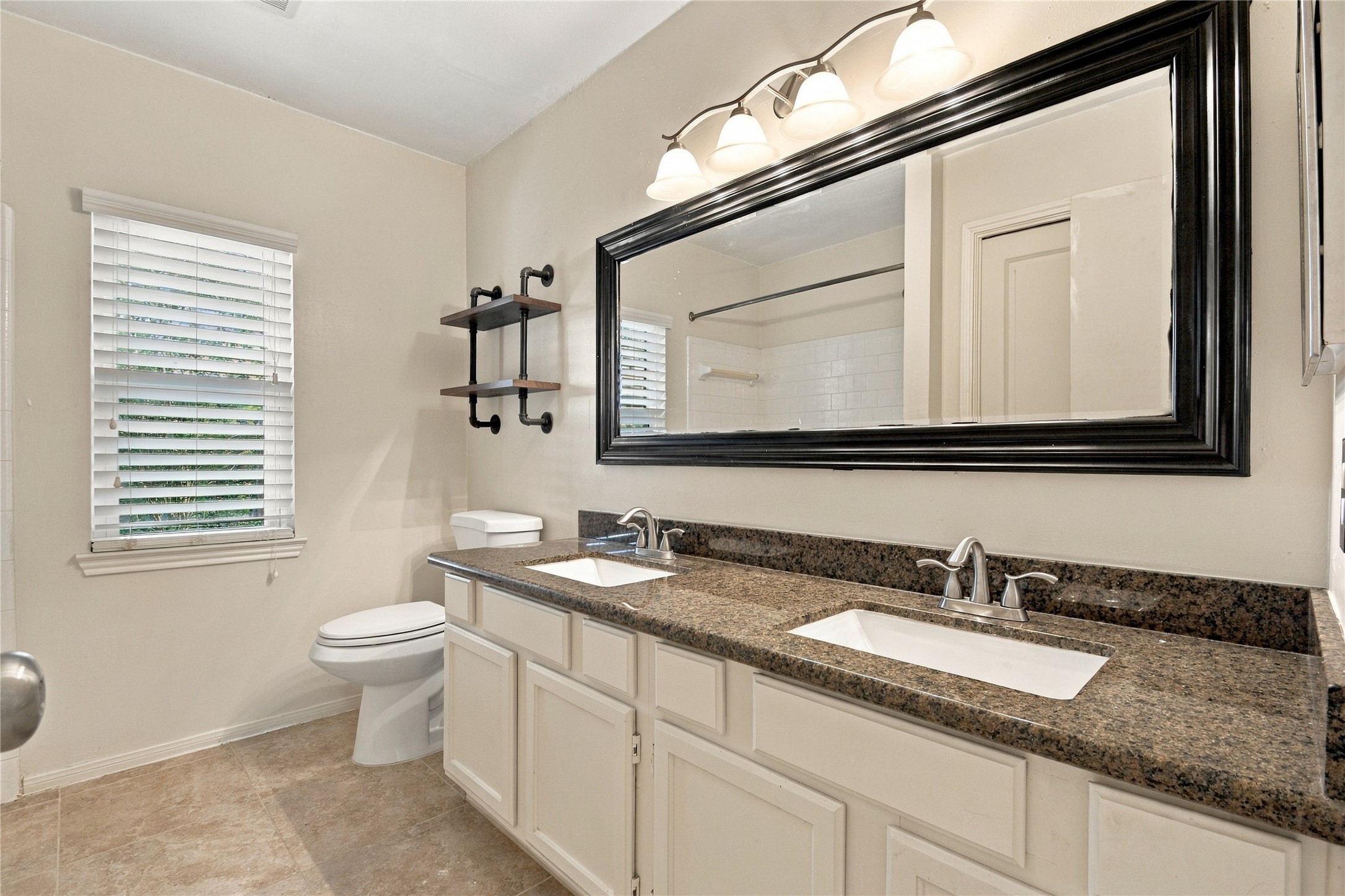 21218 Park Willow Drive Property Photo 17