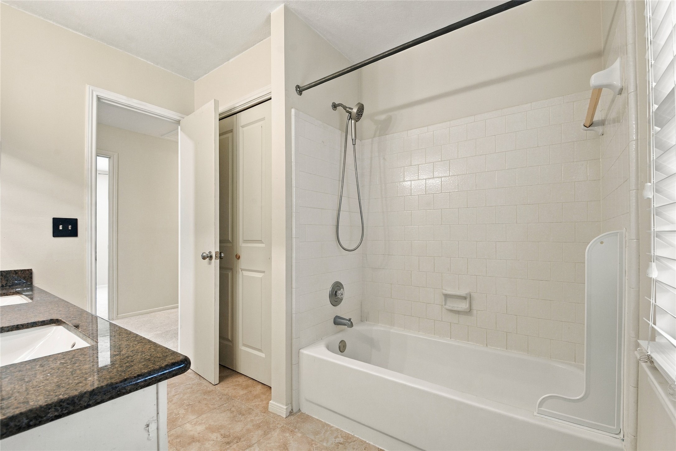 21218 Park Willow Drive Property Photo 18
