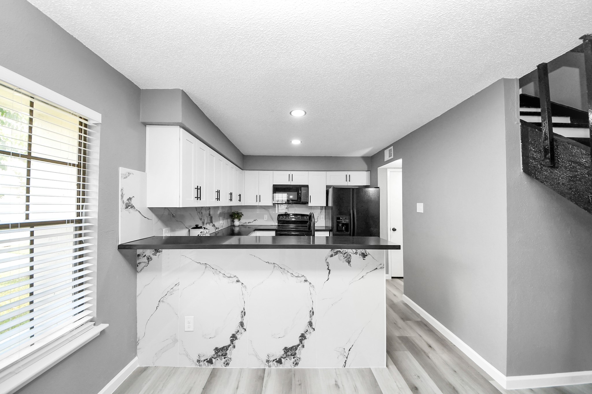 6281 Ludington Drive 817 Property Photo 2