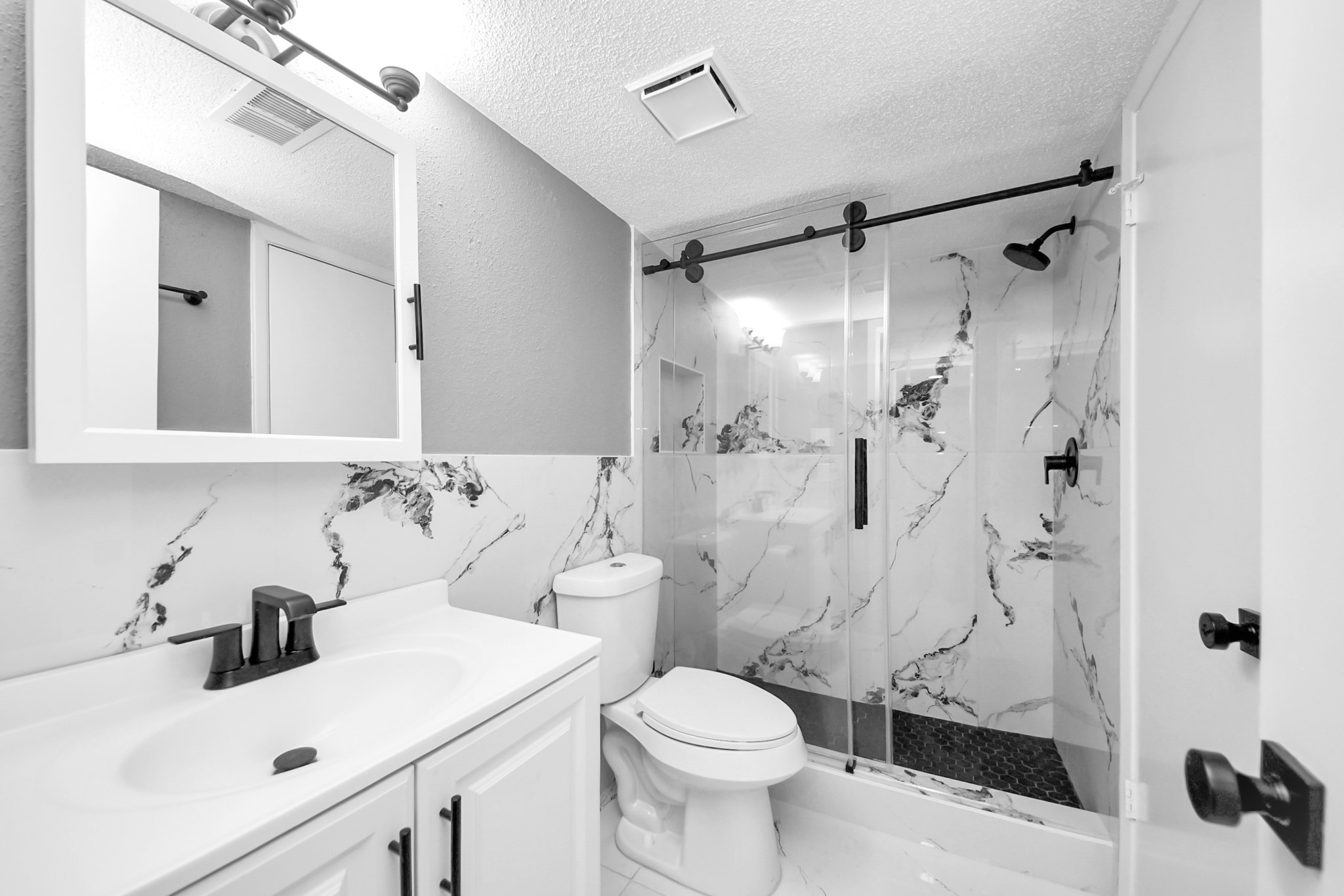 6281 Ludington Drive 817 Property Photo 5