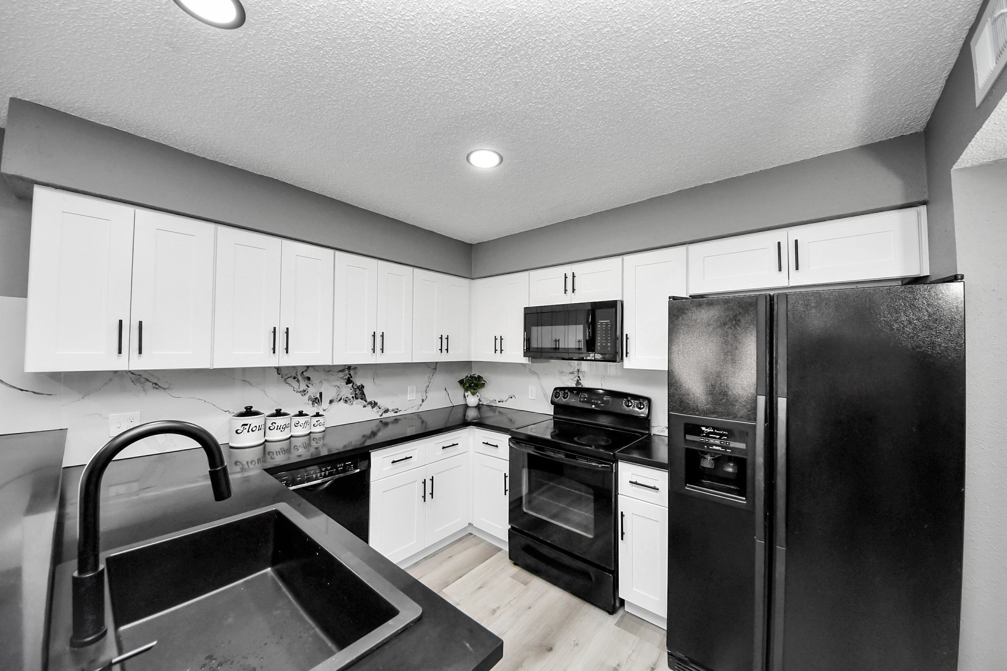6281 Ludington Drive 817 Property Photo 13
