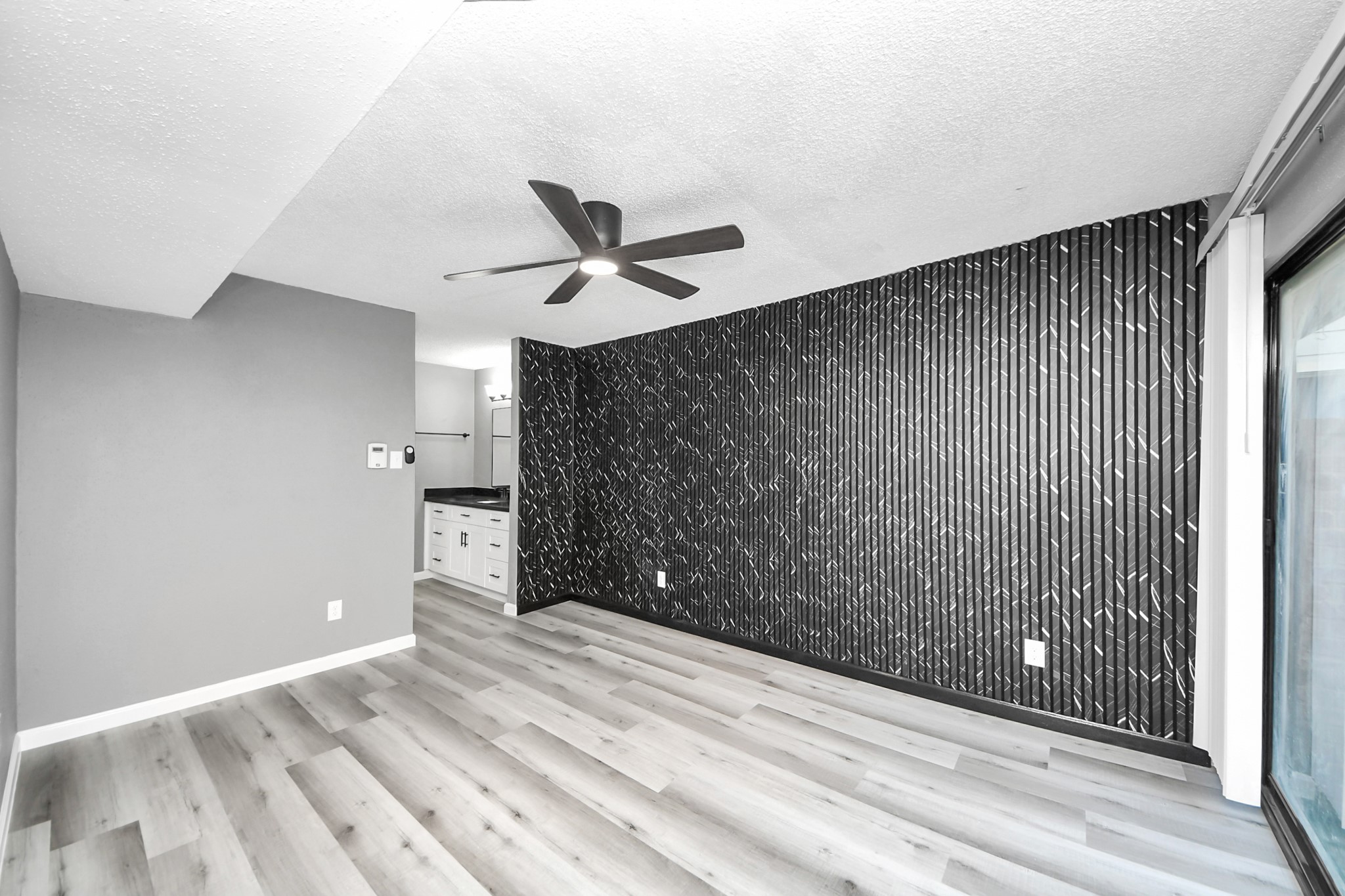 6281 Ludington Drive 817 Property Photo 17