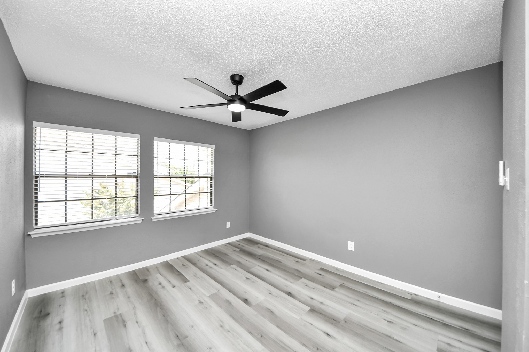 6281 Ludington Drive 817 Property Photo 25
