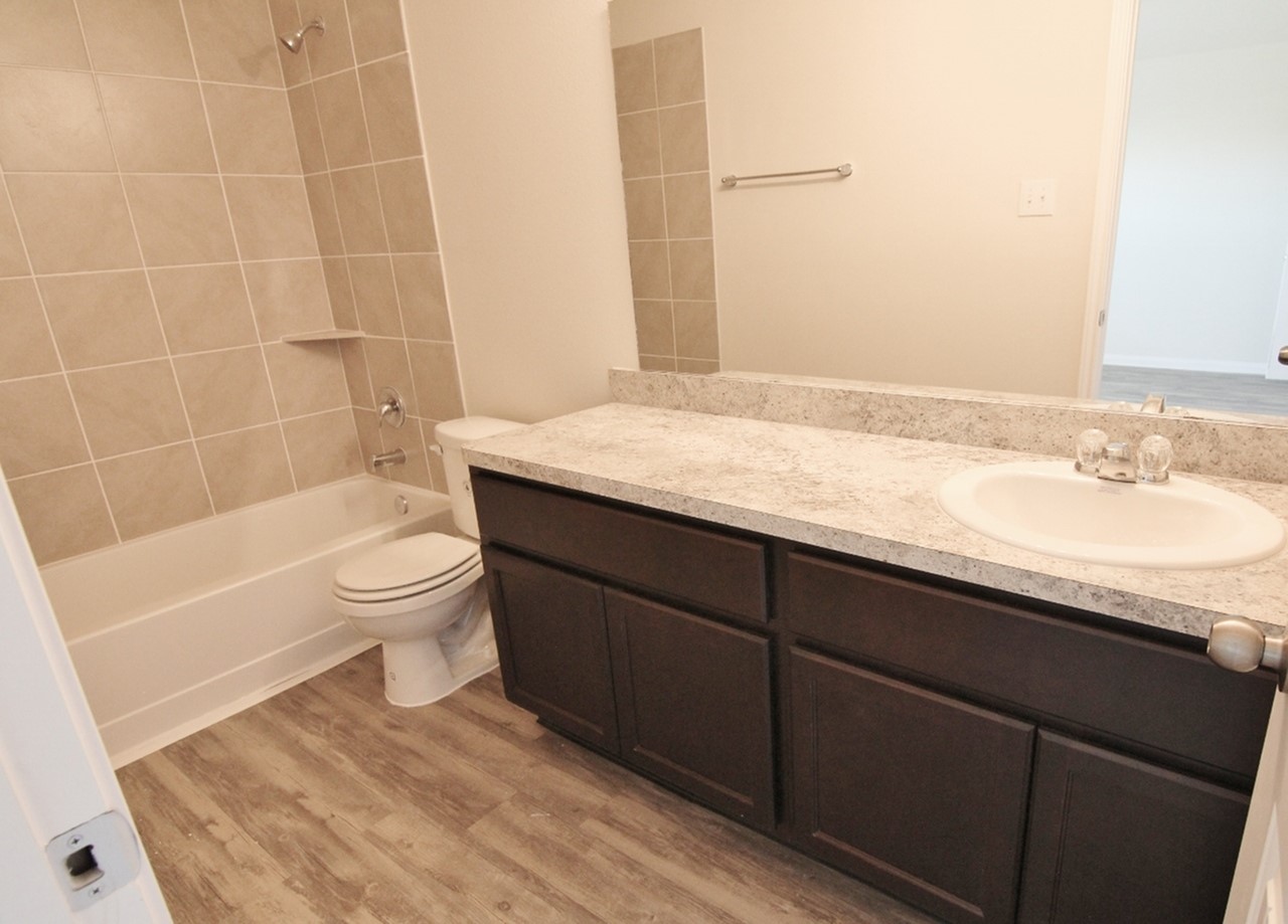 4335 Almeda Meadows Drive Property Photo 7