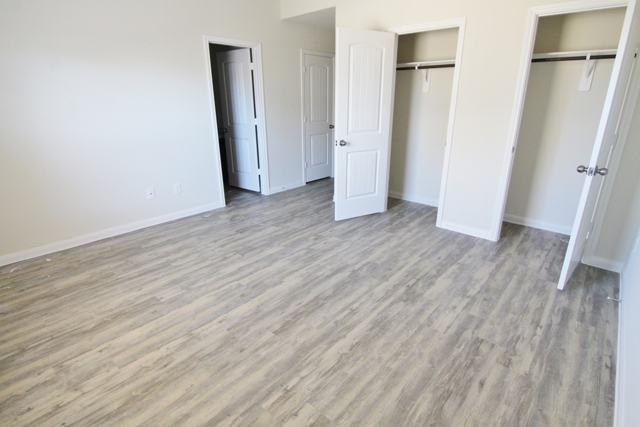4335 Almeda Meadows Drive Property Photo 8
