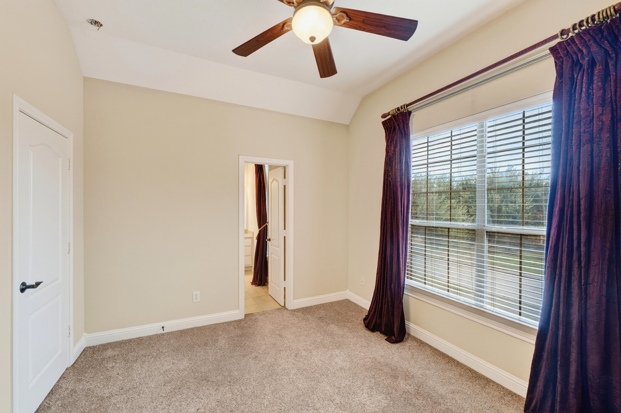 7606 Courtney Manor Lane Property Photo 6