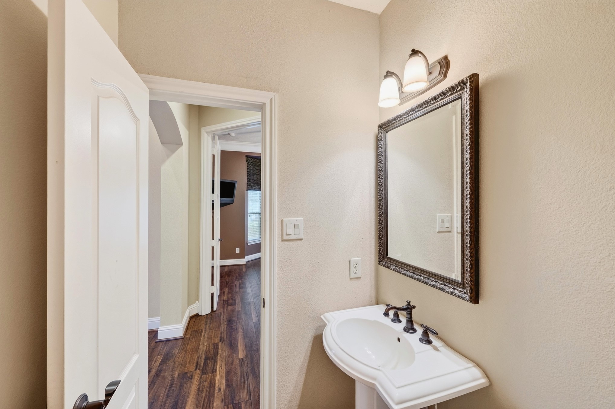 7606 Courtney Manor Lane Property Photo 12