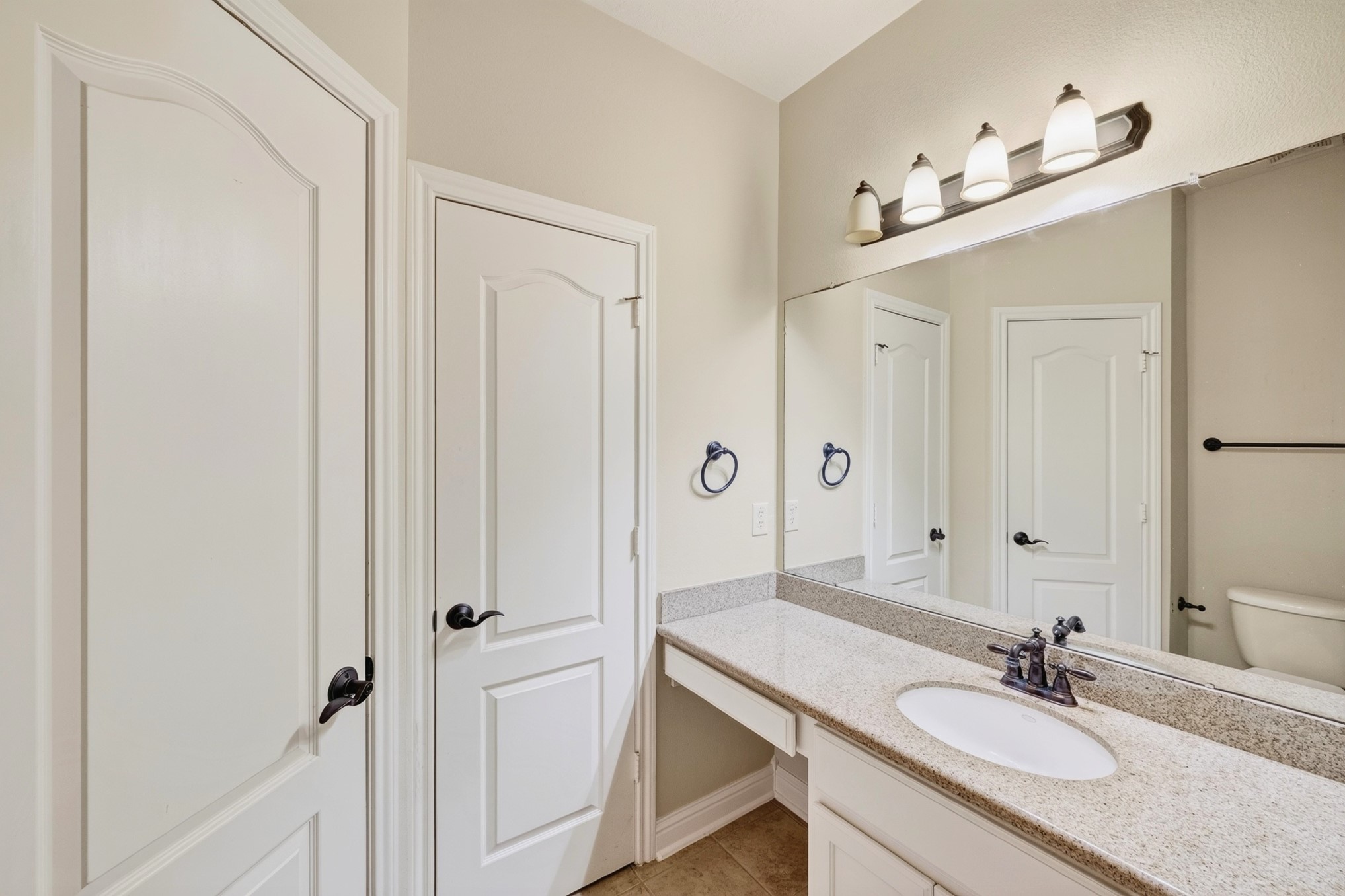 7606 Courtney Manor Lane Property Photo 34