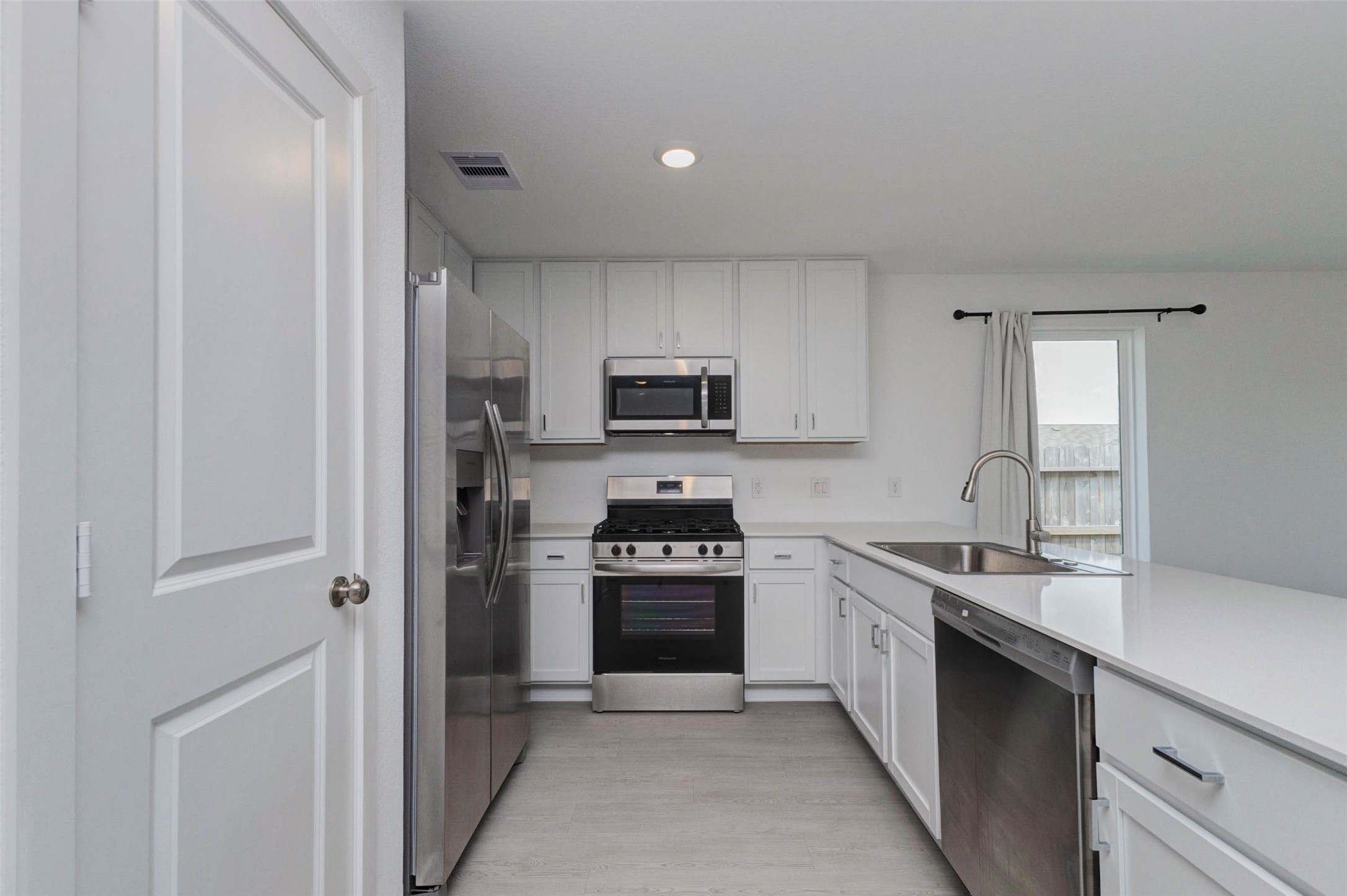 1631 Country View Drive Property Photo 8