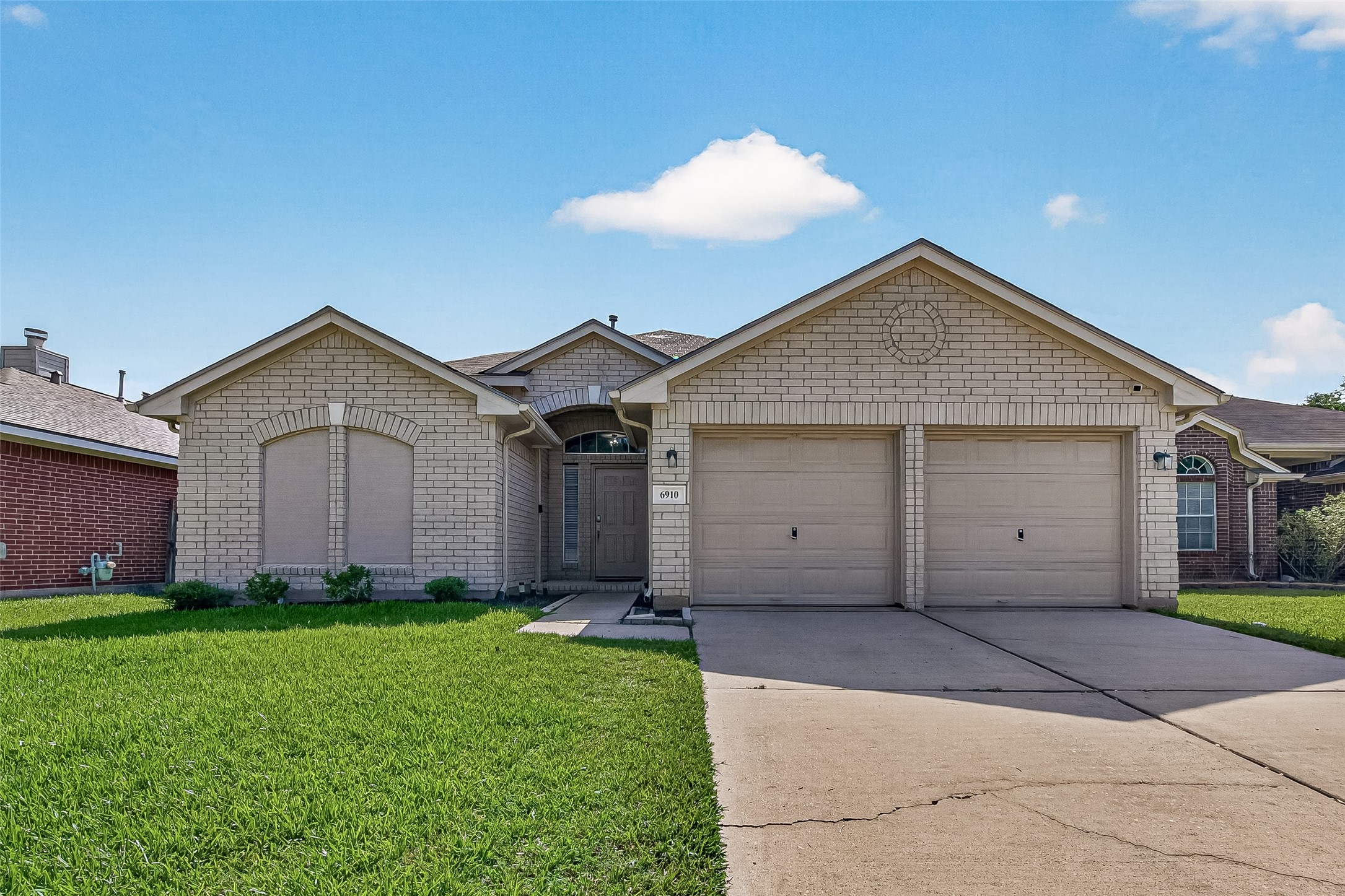 6910 Renata Circle Property Photo 1