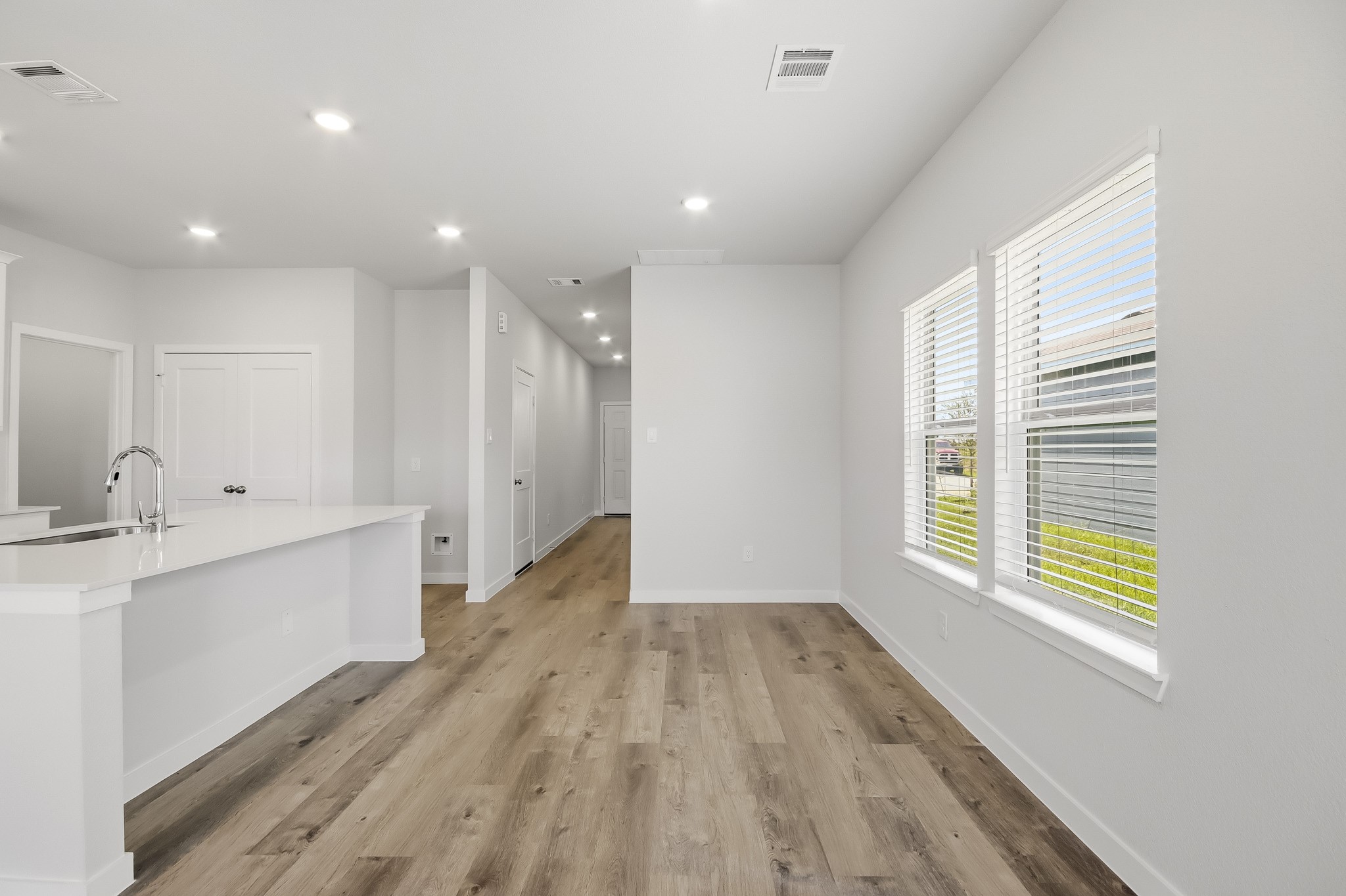 1886 Redwood Lane Property Photo 6