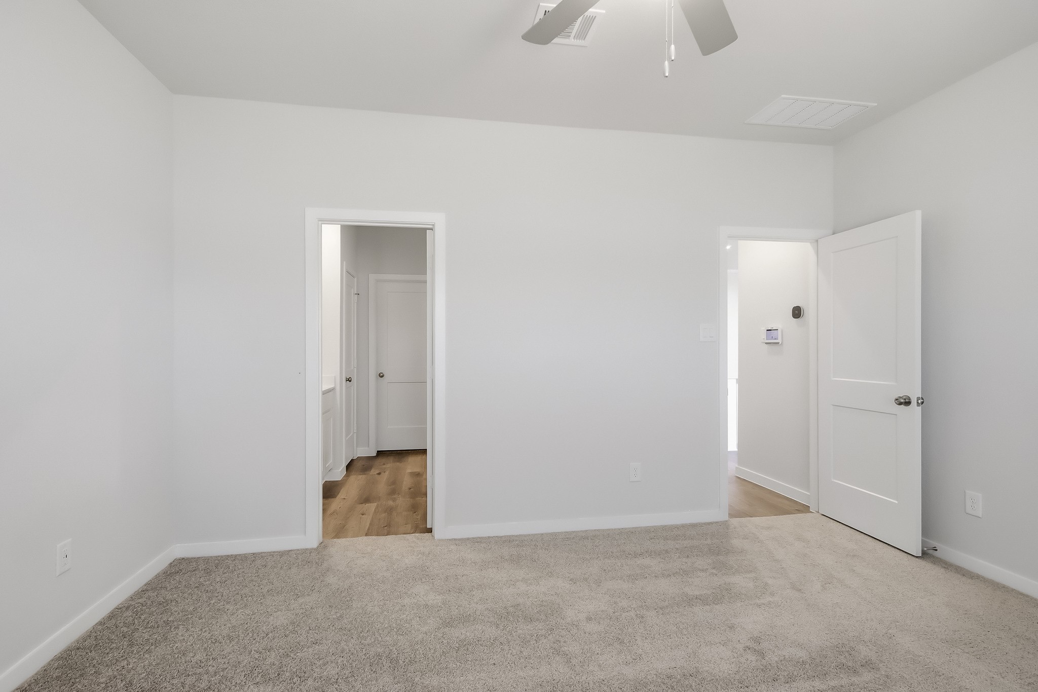 1886 Redwood Lane Property Photo 10