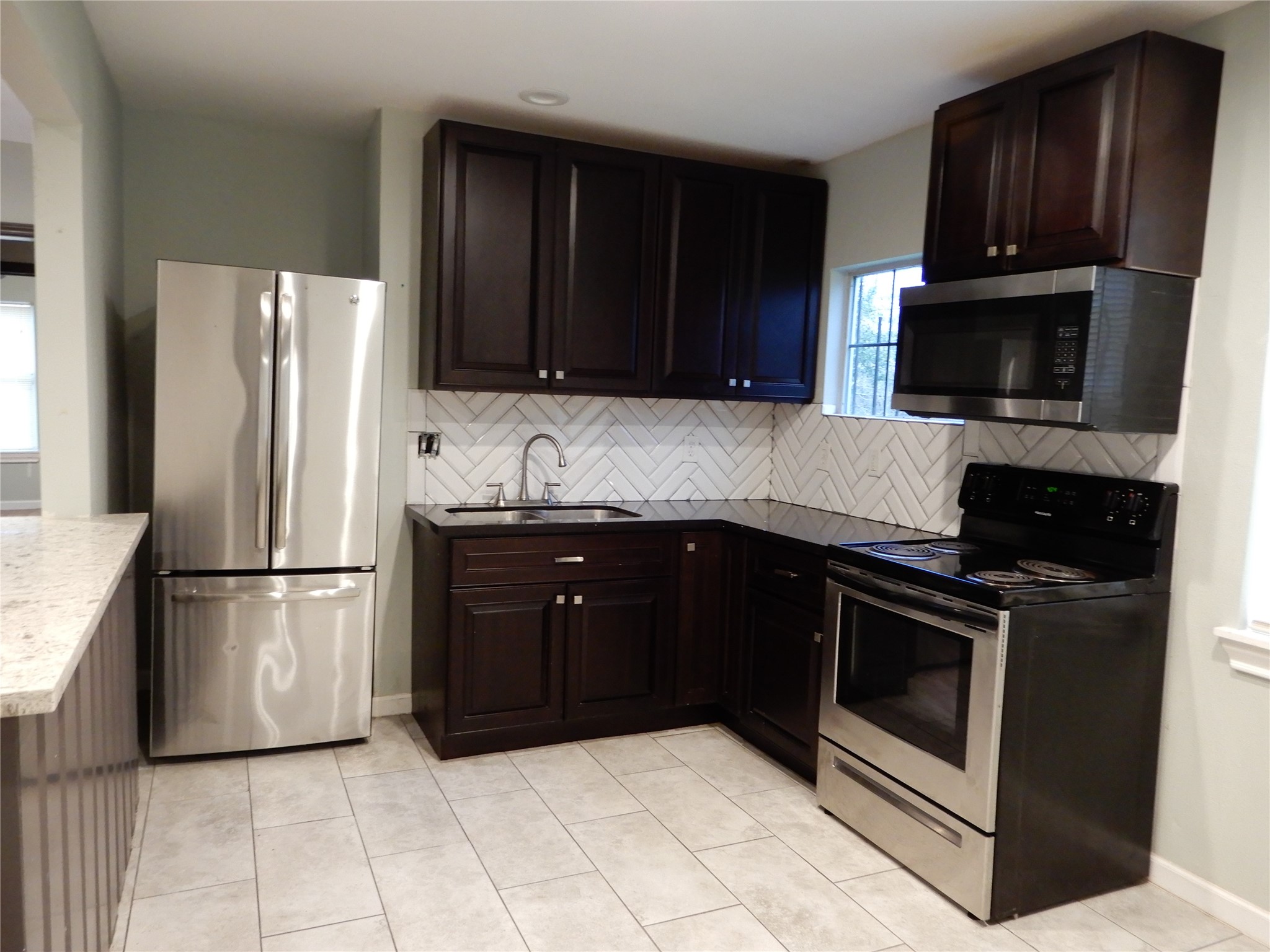 2522 Lynnfield Street Property Photo 5