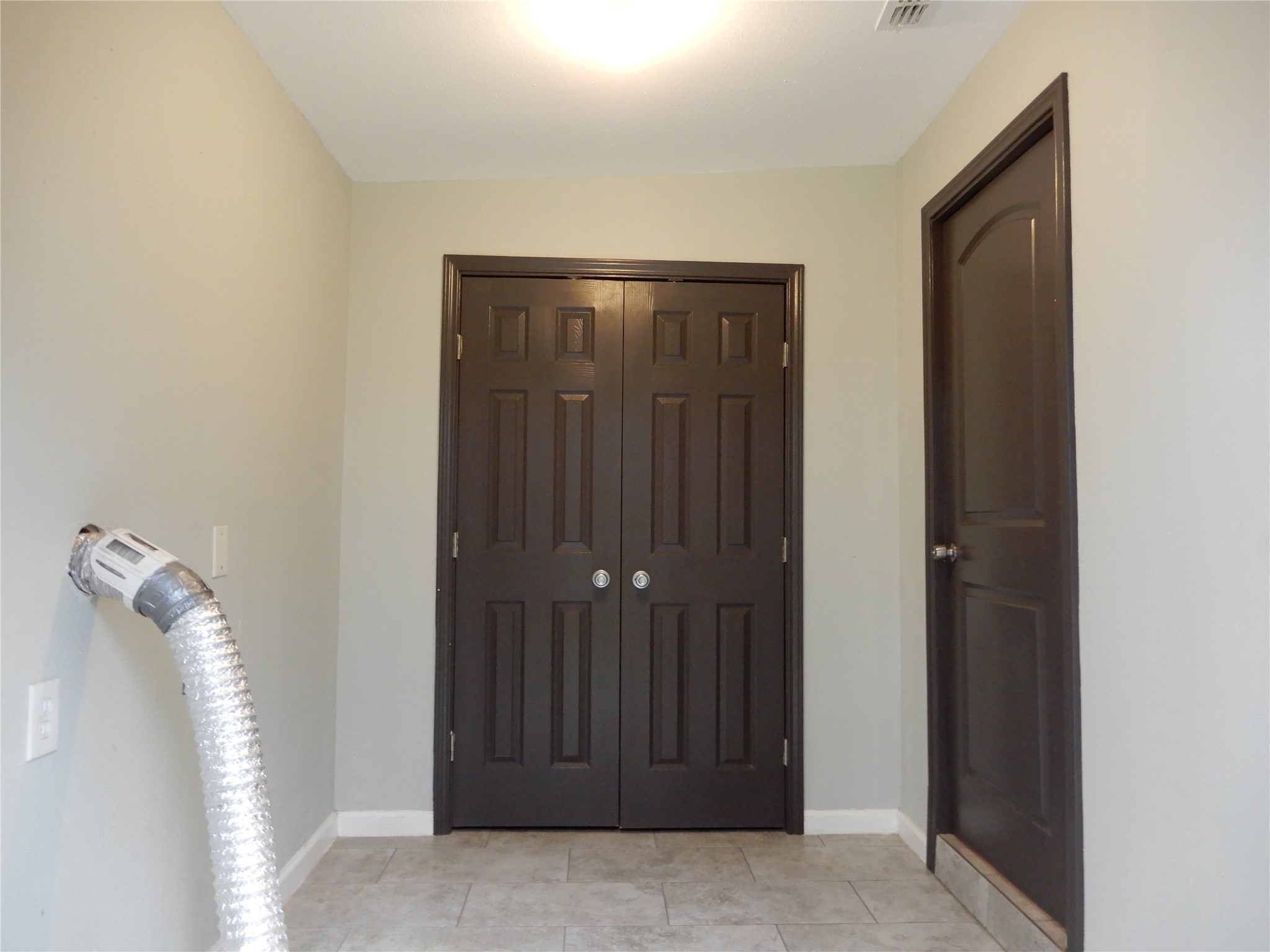2522 Lynnfield Street Property Photo 9